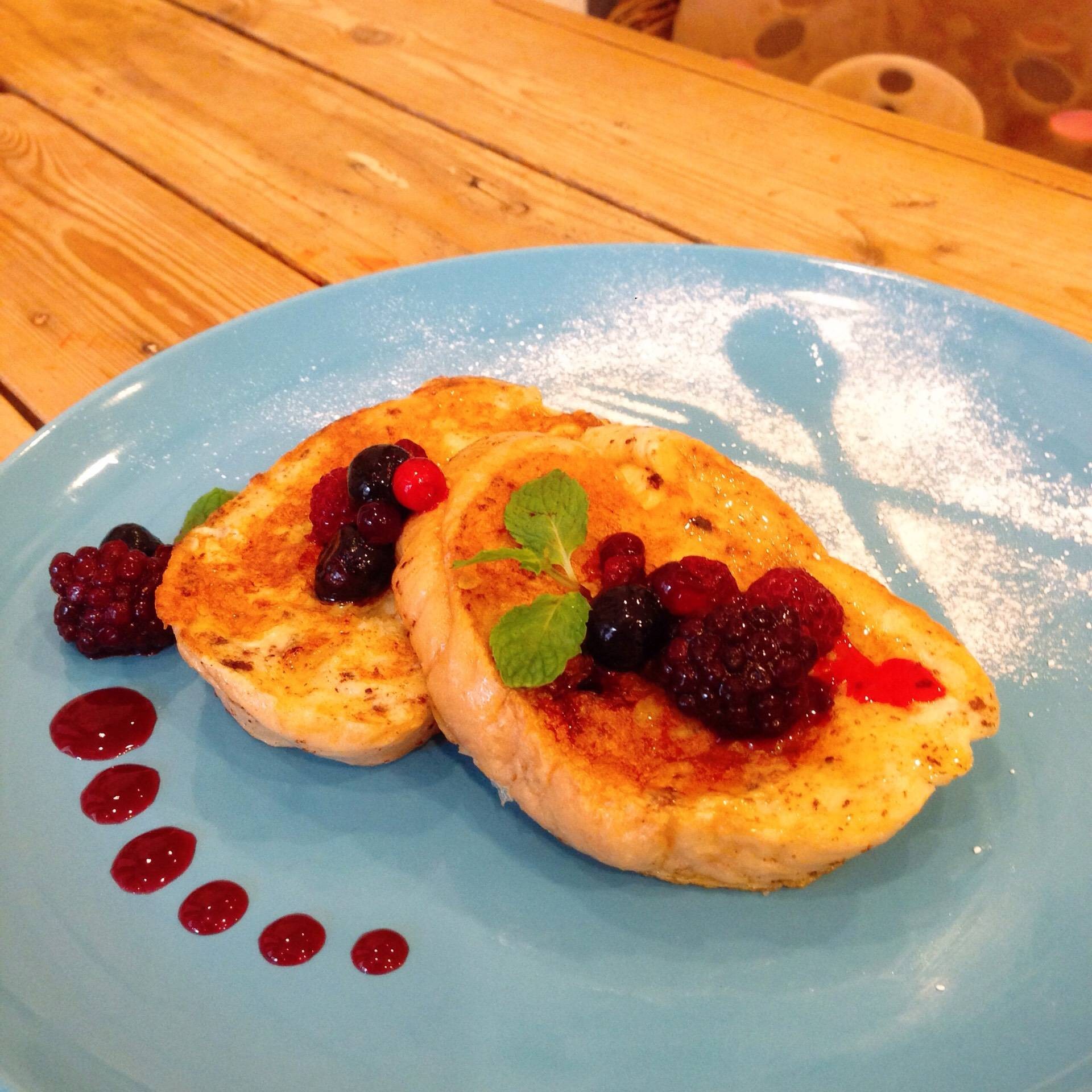French Toast น้ำผึ้งเบอร์รี่
