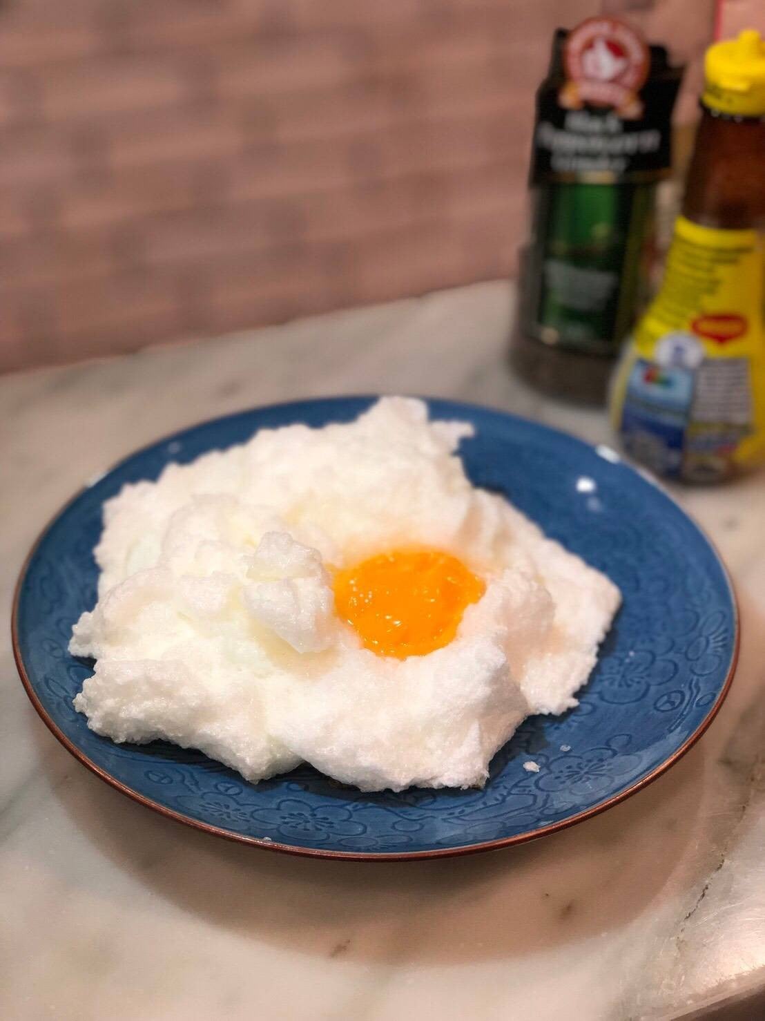 ไข่ดาวซูเฟล่ หรือ ไข่ดาวก้อนเมฆ