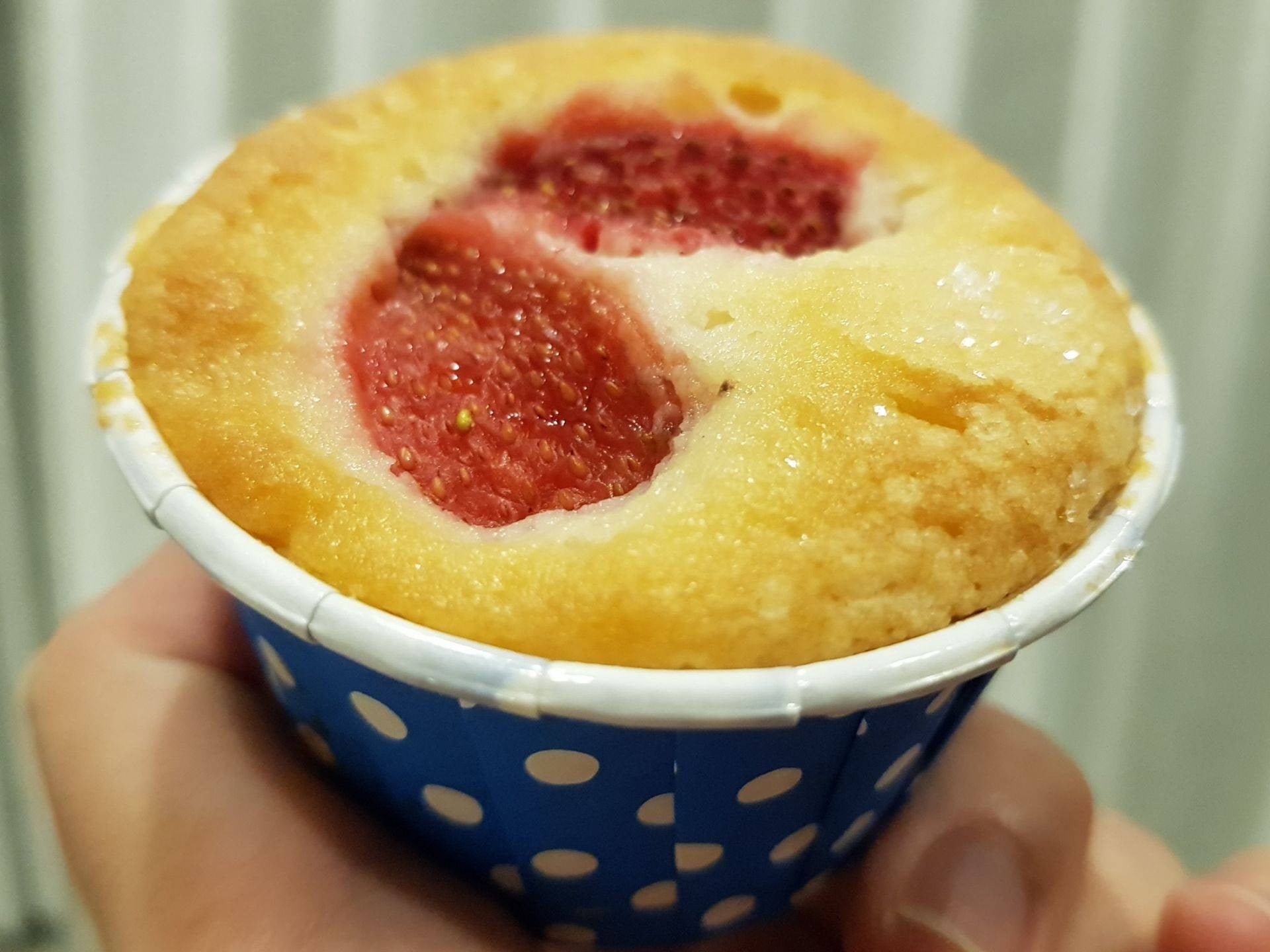 สตรอเบอรี่คัพเค้กหน้ากรอบ 🧁
