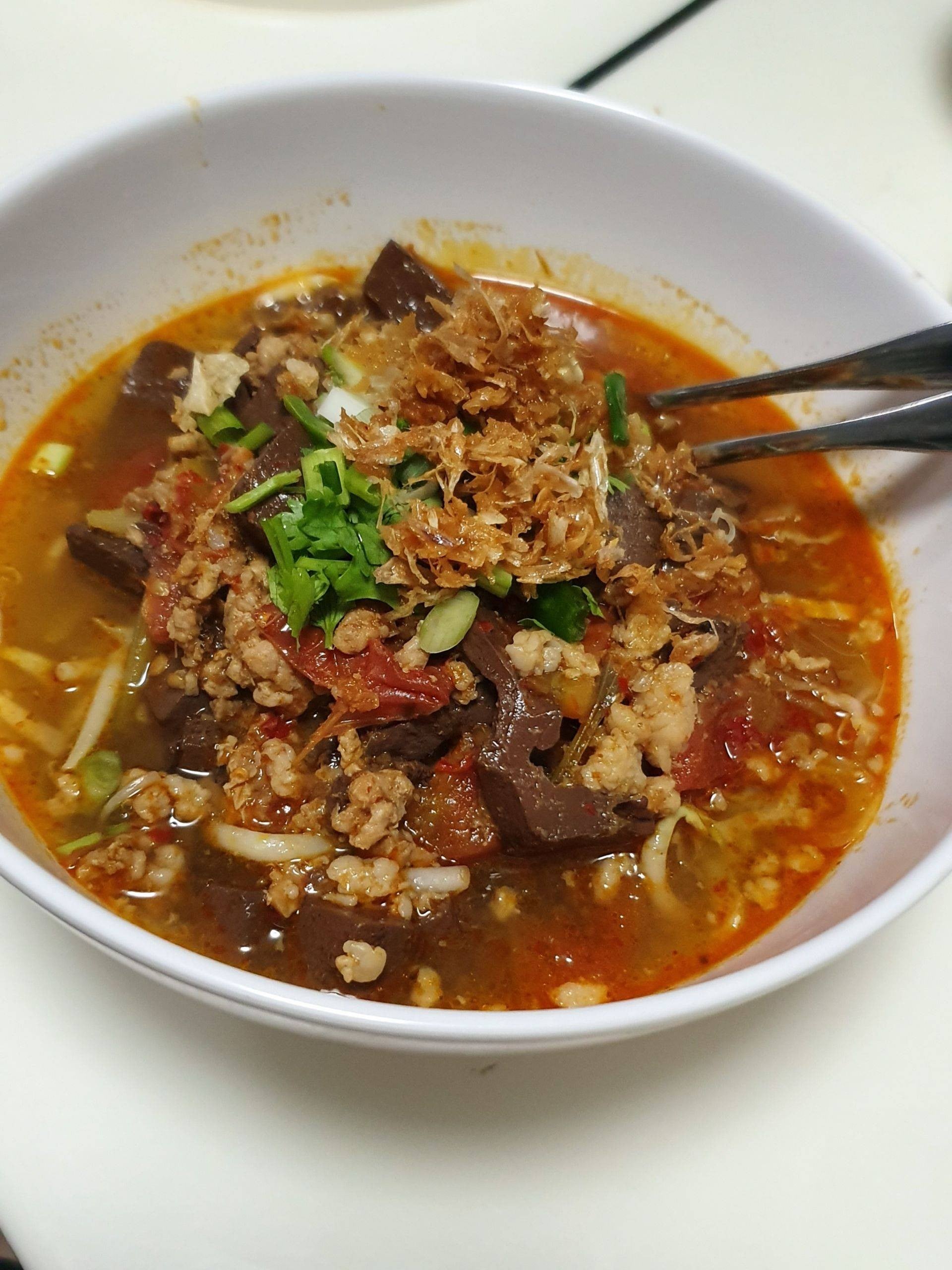 วุ้นเส้นน้ำเงี้ยวสูตรคนกรุง