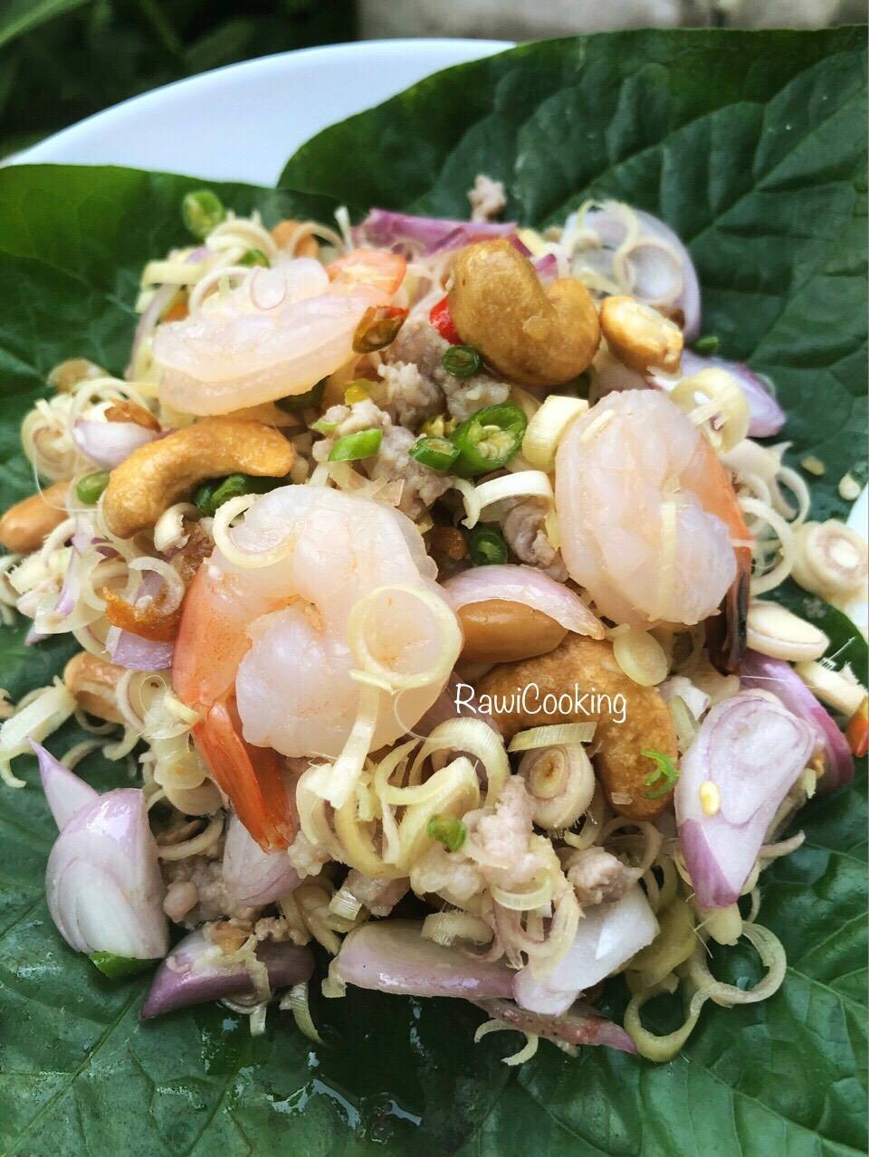 ยำตะไคร้ใบชะพลู