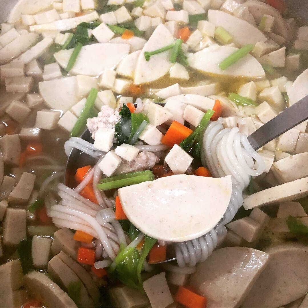 ก๋วยจั้บญวนหนักเครื่อง