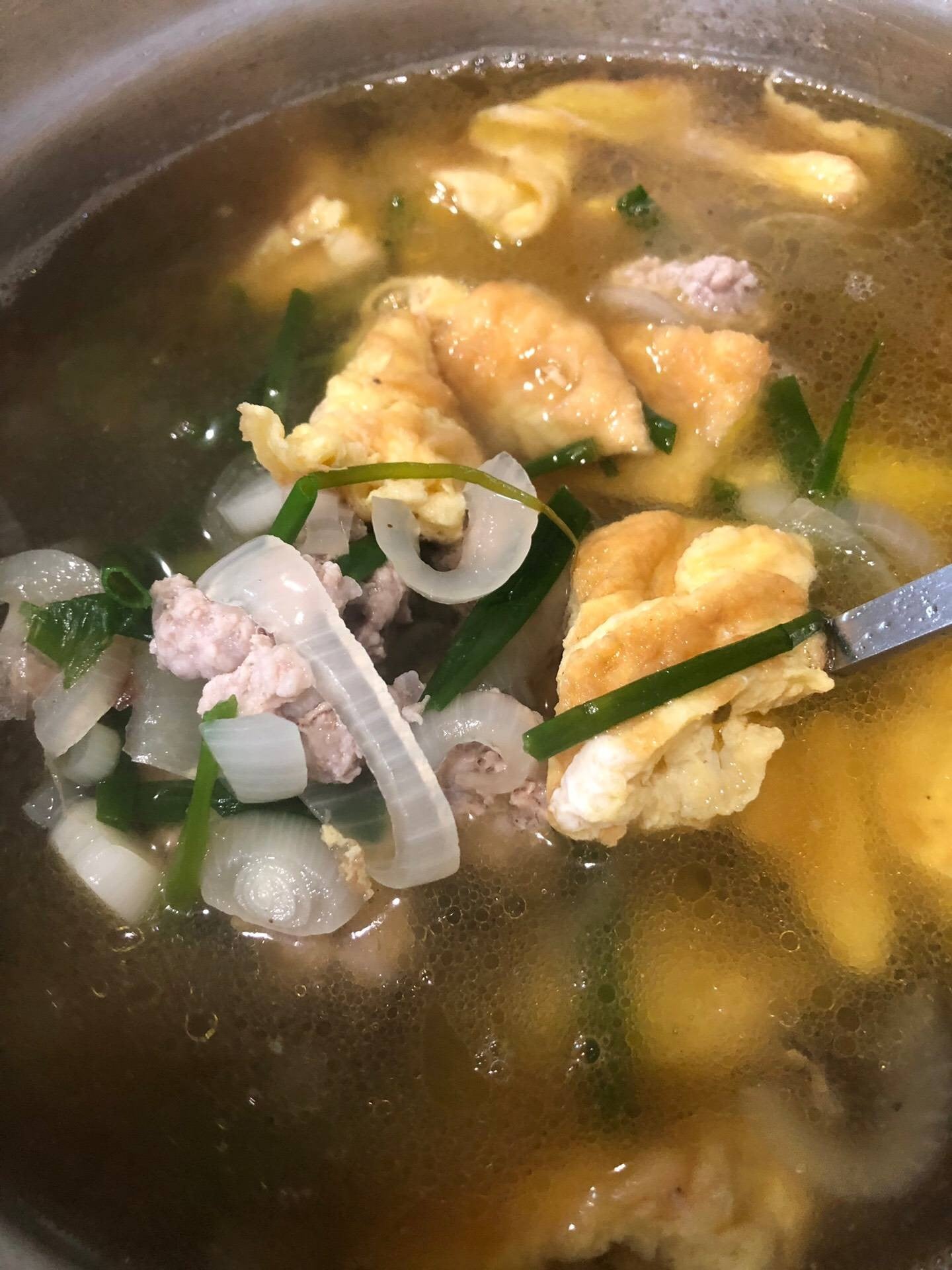 ไข่น้ำซุปหอมใหญ่