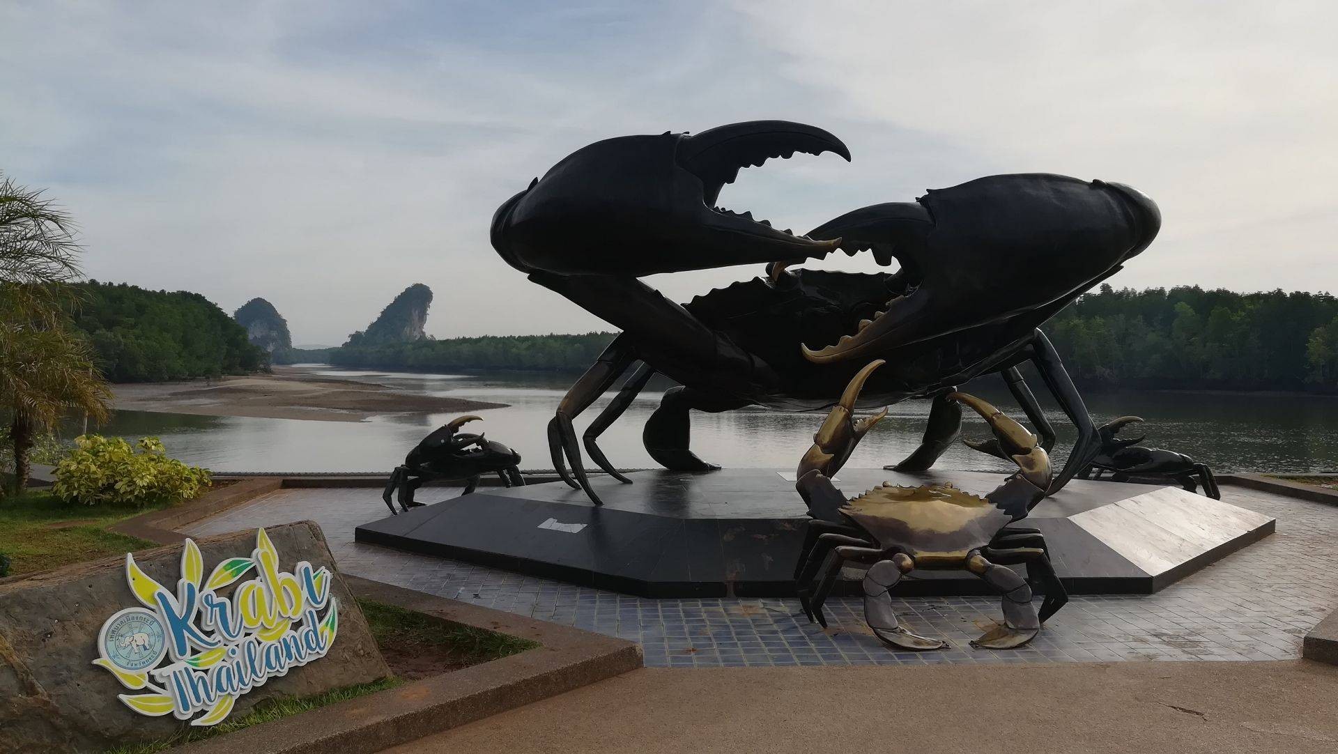 อนุสาวรีย์ปูดำ