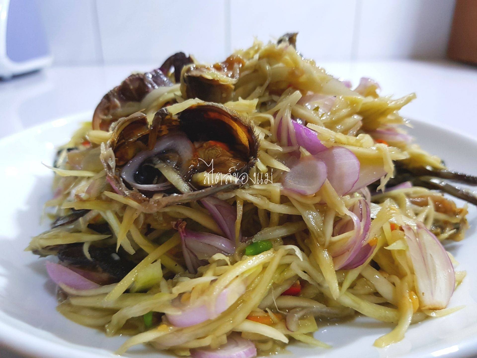 ยำมะม่วงปูเค็ม