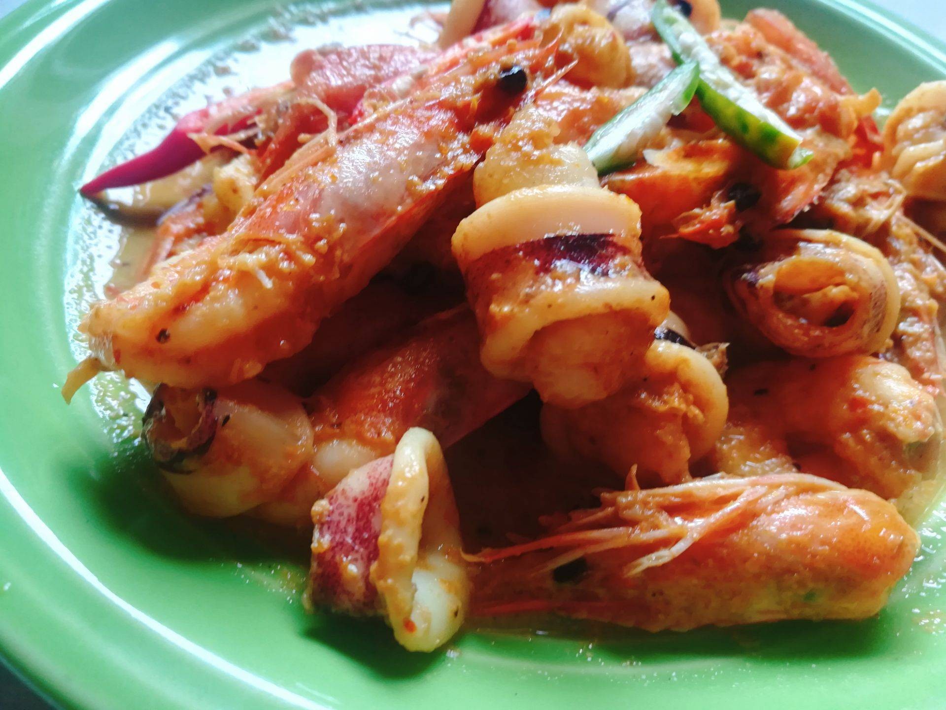ผัดพริกแกง หมึกกุ้ง