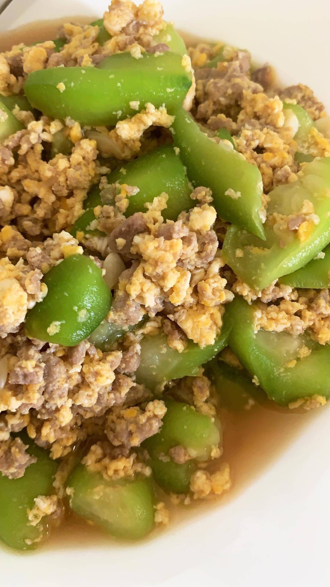 ผัดบวบใส่ไข่