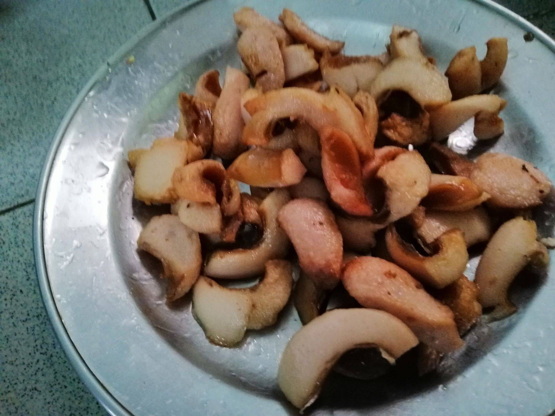 ข้าวผัดแหนมสันคอหมูไส้กรอก​ไก่ไข่ดาวไม่สุก