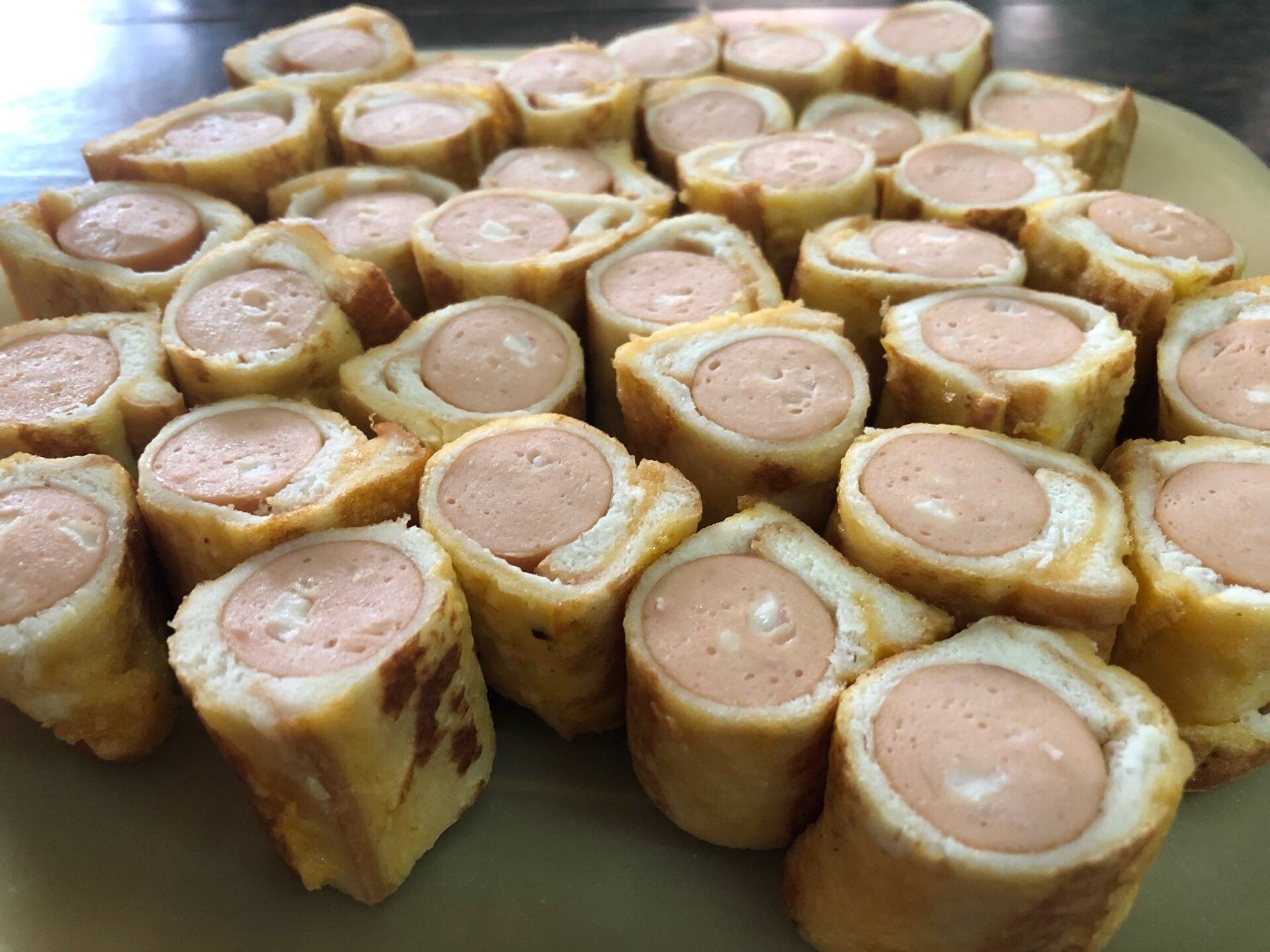 ขนมปังไส้กรอกชุบไข่