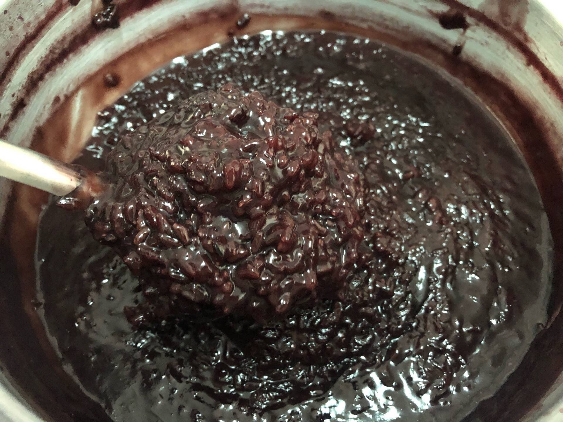 ข้าวเหนียวดำน้ำกะทิ