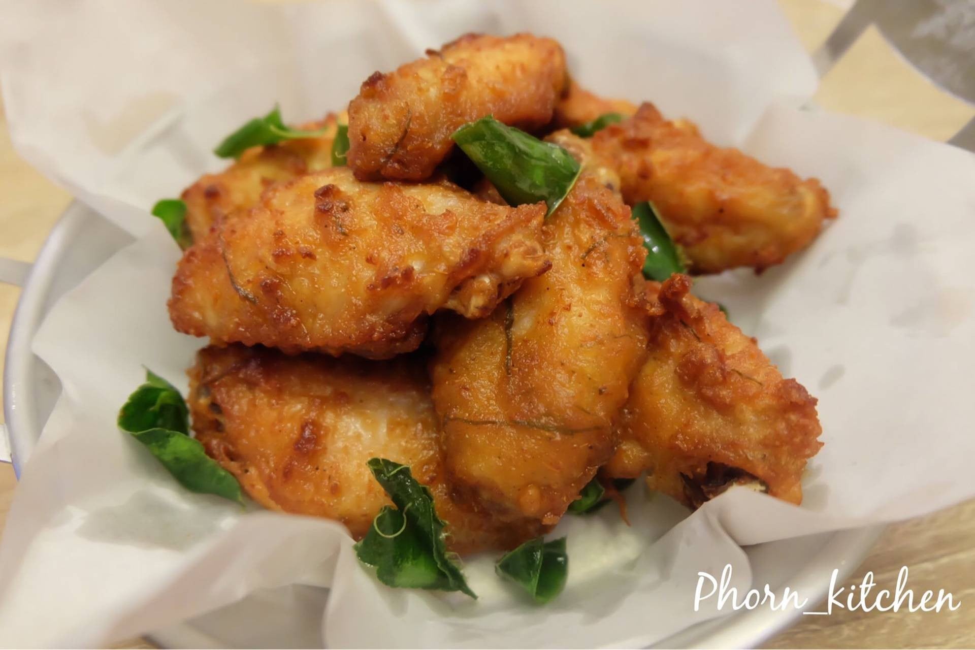 ปีกไก่ทอดพริกแกง