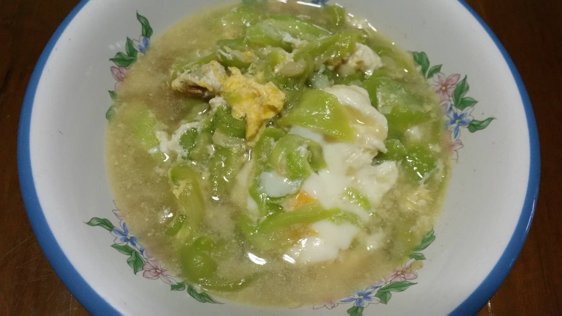 บวบผัดไข่ใส่กุ้งแห้ง