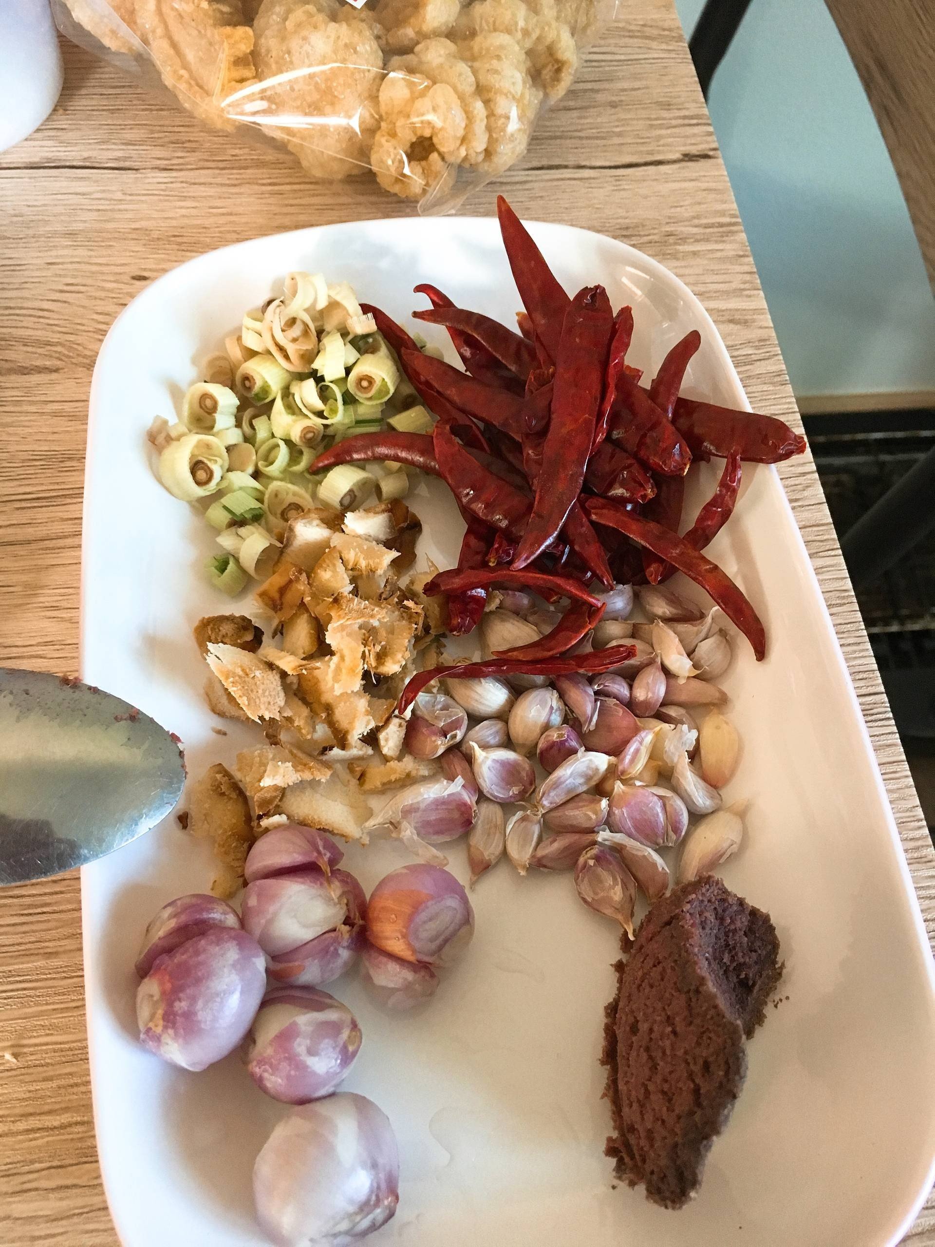 แกงดอกสะแล อาหารเหนือ