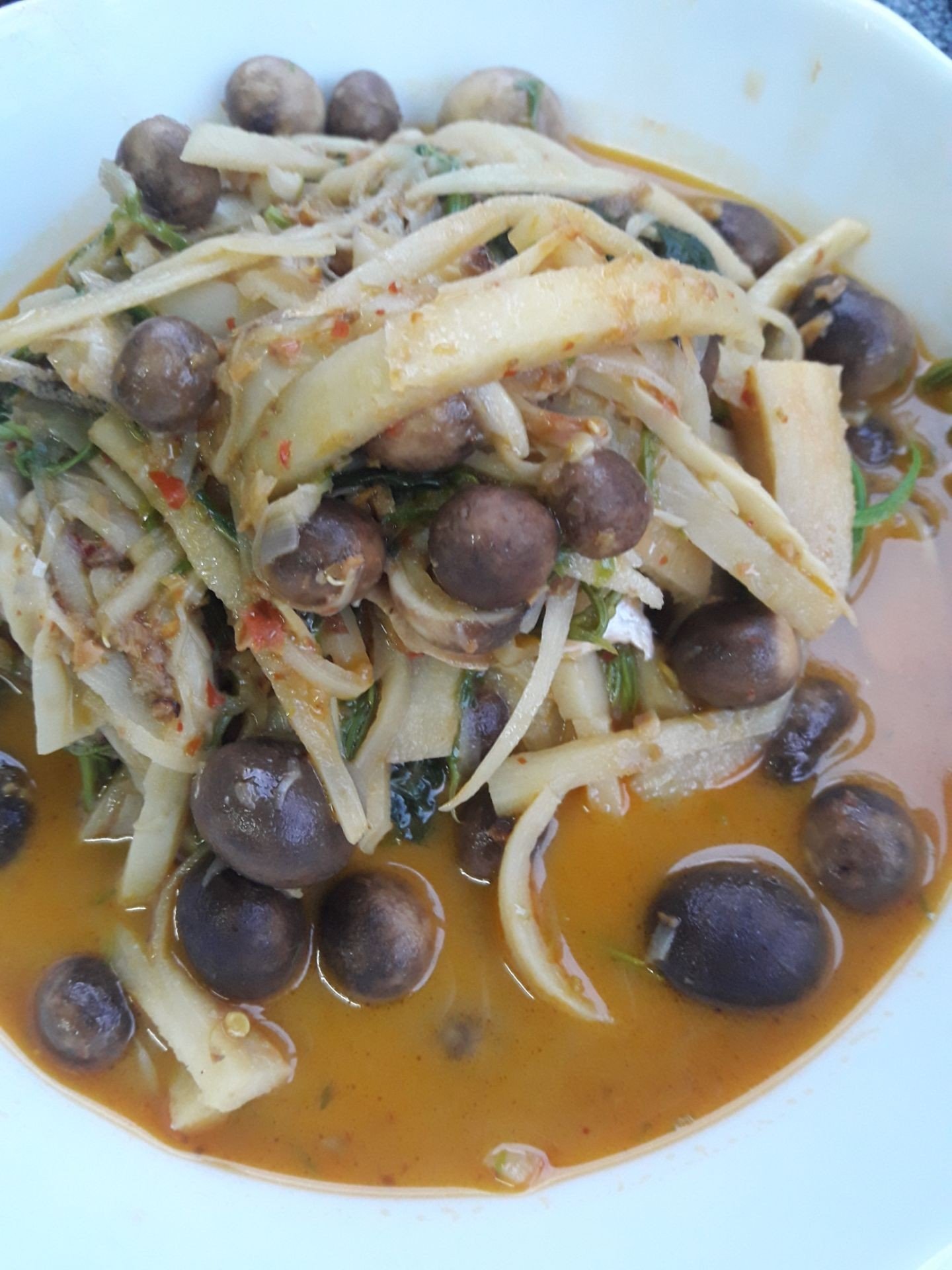 แกงเผ็ดเห็ดเผาะ