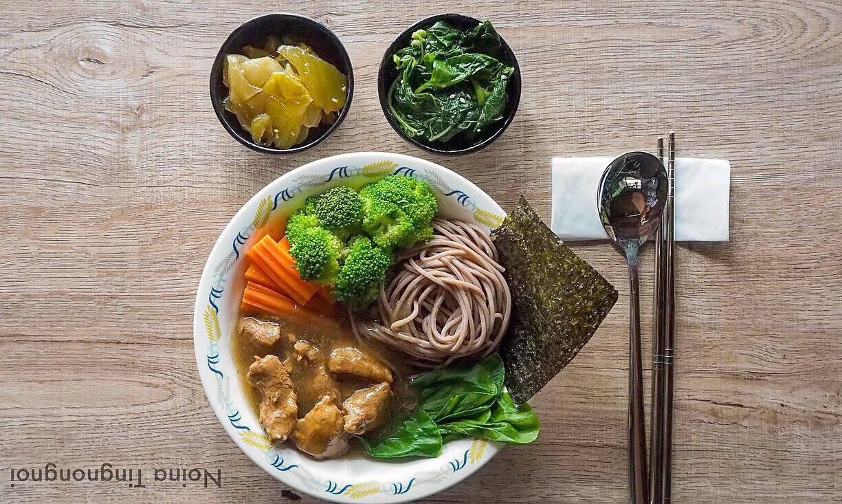 โซบะหมูตุ๋น