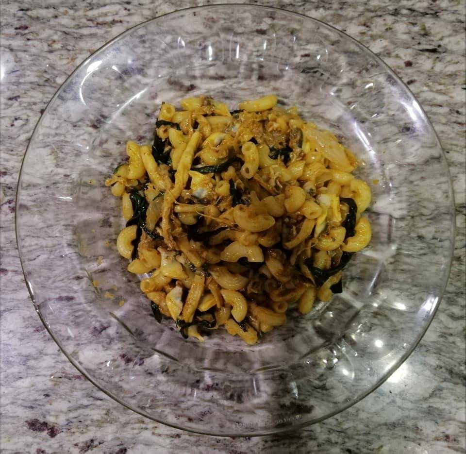 ผัดมะกะโรนีหอยลาย