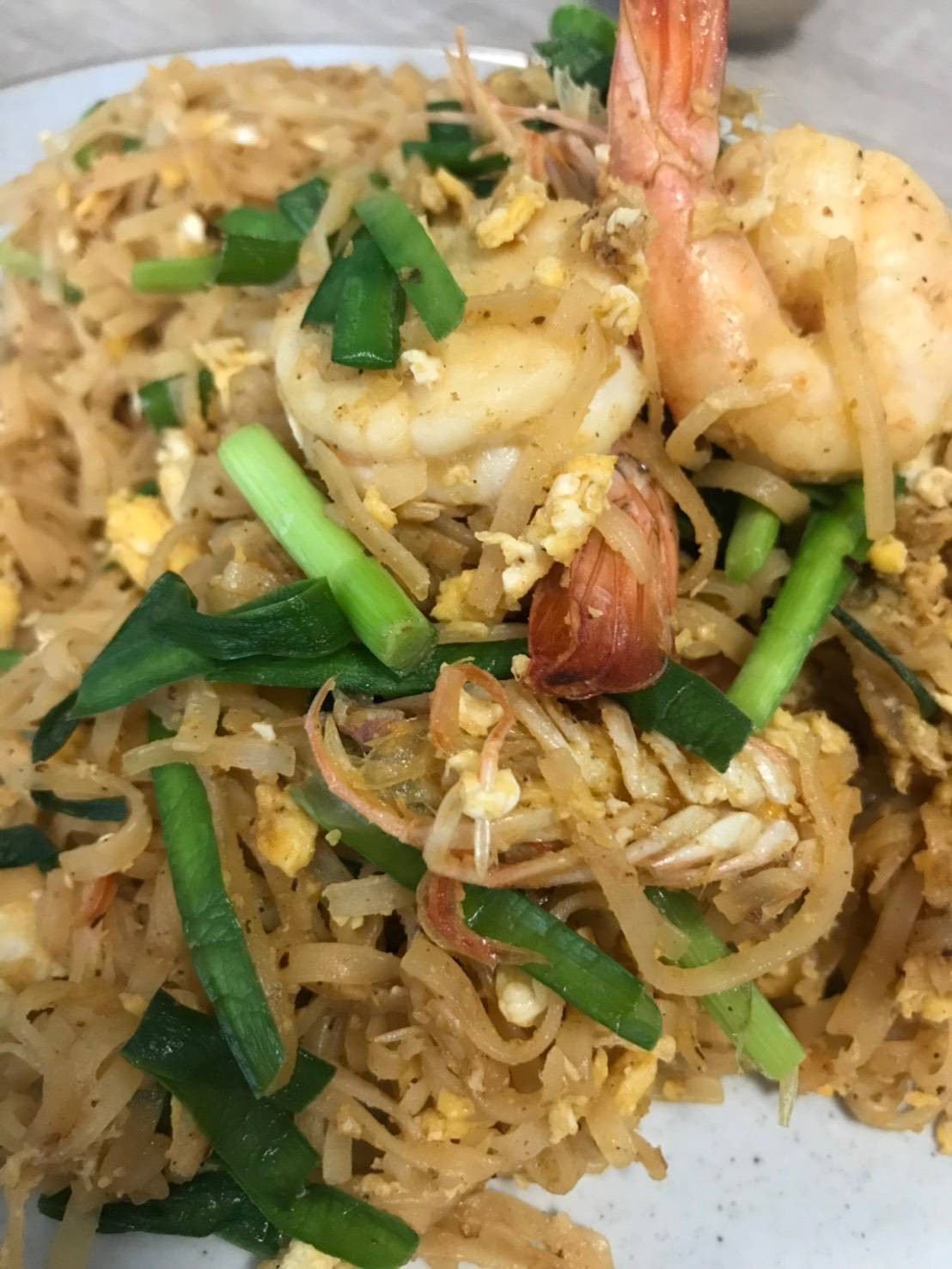 กุ้งลุยหมี่ตะคุ( Stir fried rice noodle with shrimp)