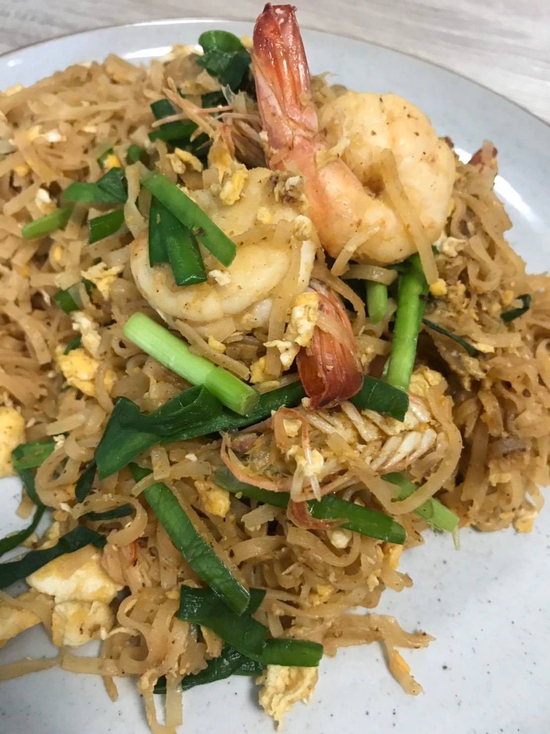 กุ้งลุยหมี่ตะคุ( Stir fried rice noodle with shrimp)