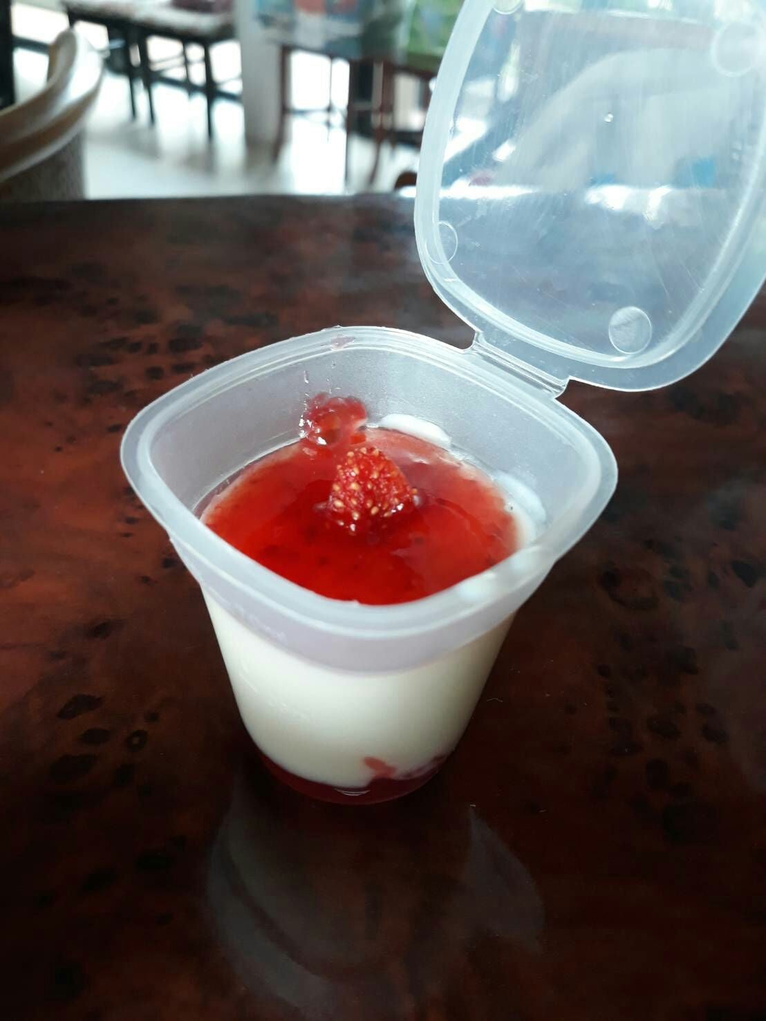 พานาคอตต้าสตอเบอร์รี่