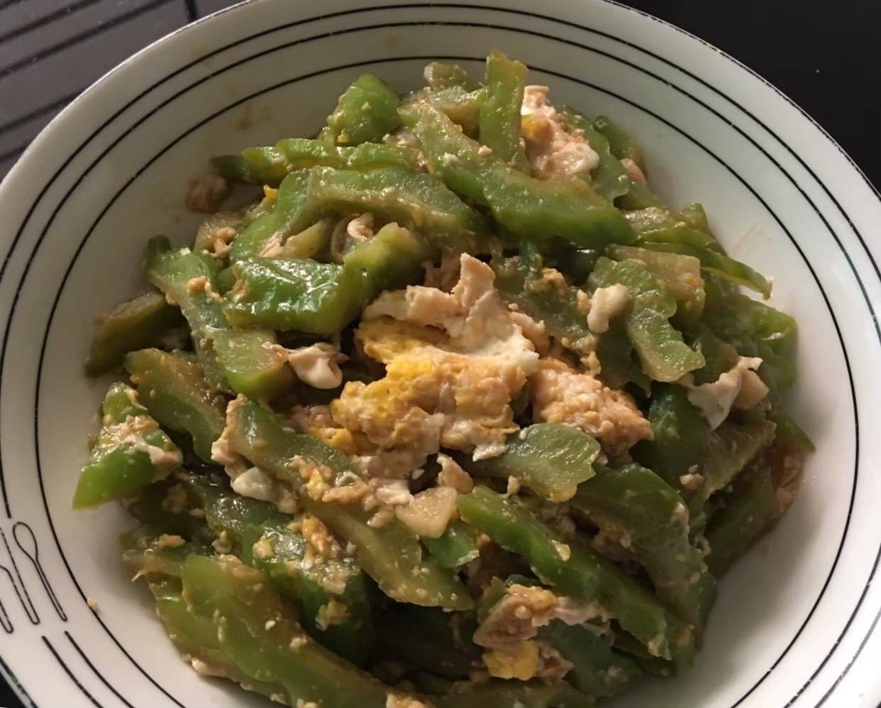 มะระผัดไข่