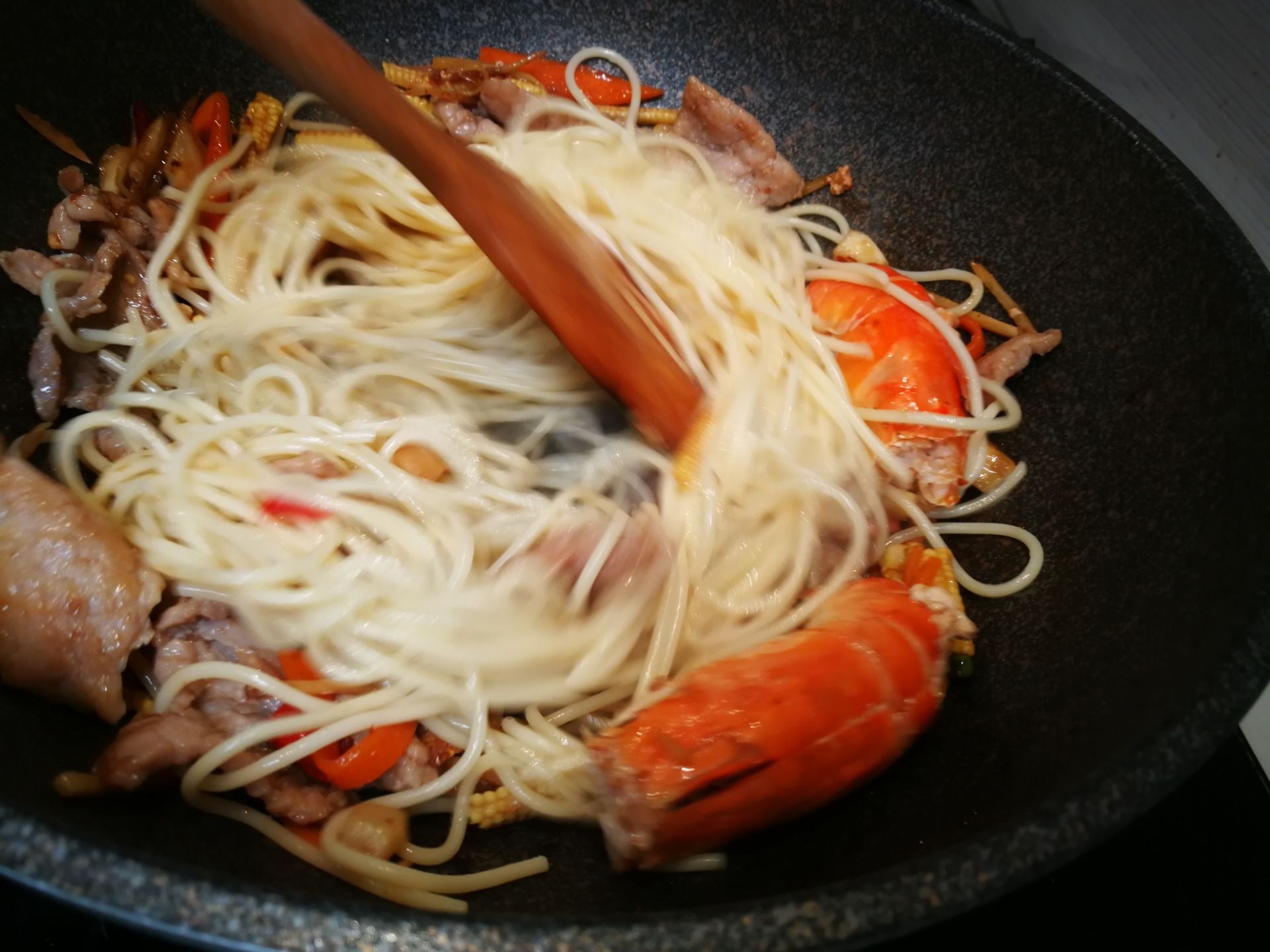 สปาเก็ตตี้ขี้เมาหมูกุ้ง