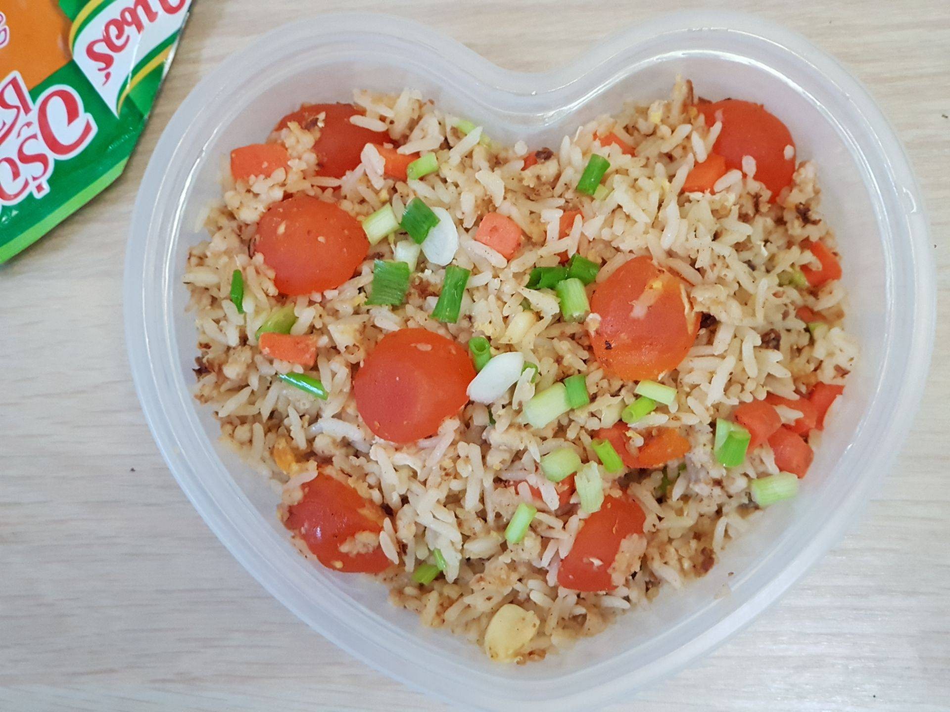 ข้าวผัดหมูสับไข่แดงเค็ม