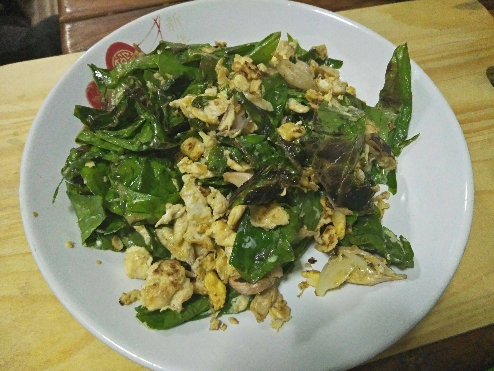 ใบเหลียงผัดไข่