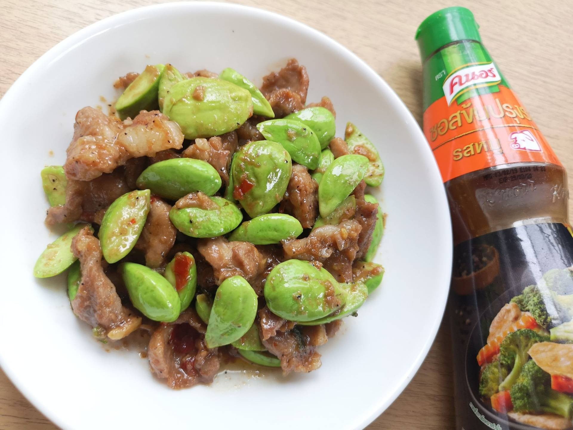 หมูผัดกะปิสะตอ