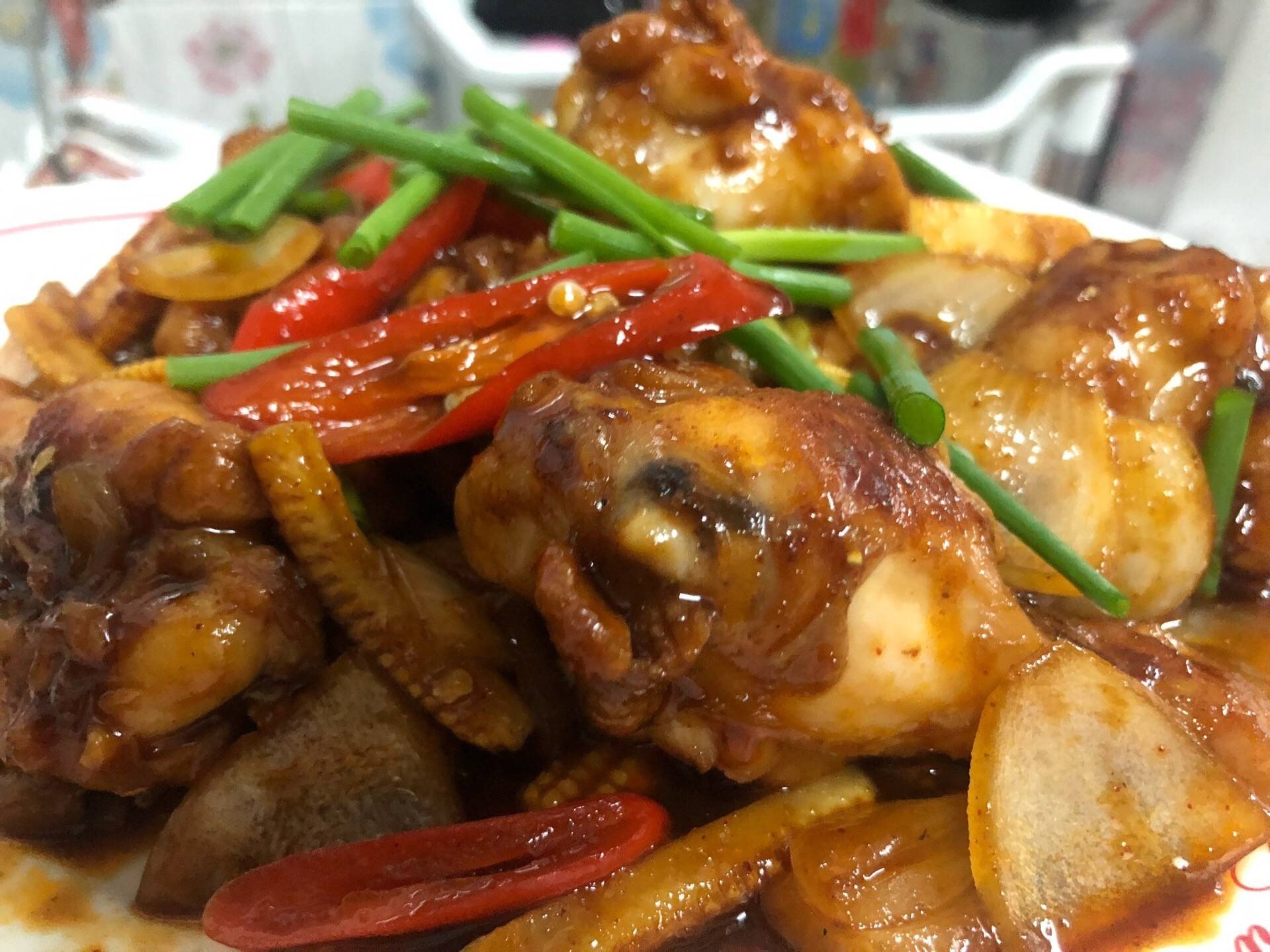 น่องไก่อบพริกเผา 