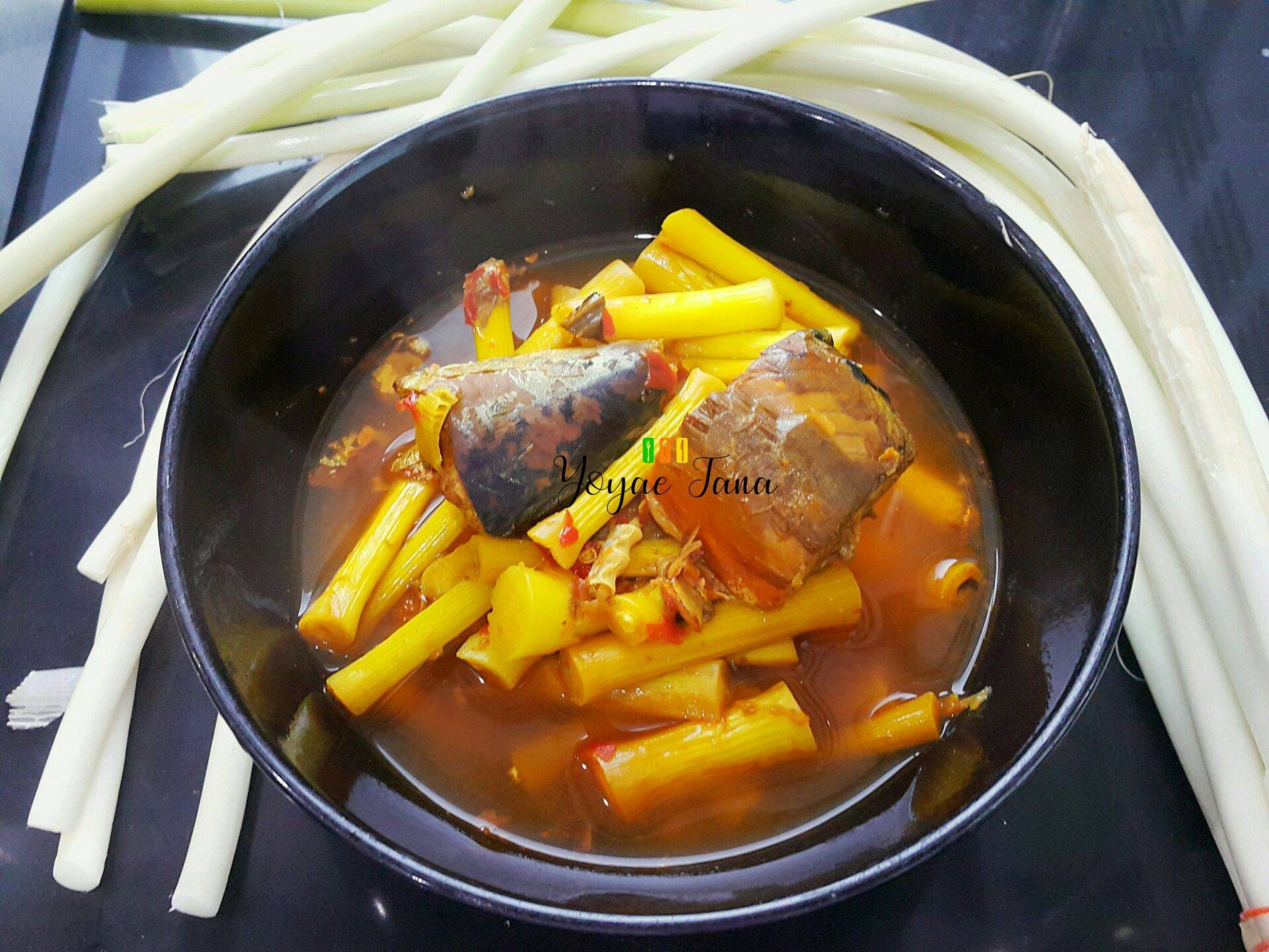 แกงส้มหน่อกะลา ปลากระป๋อง