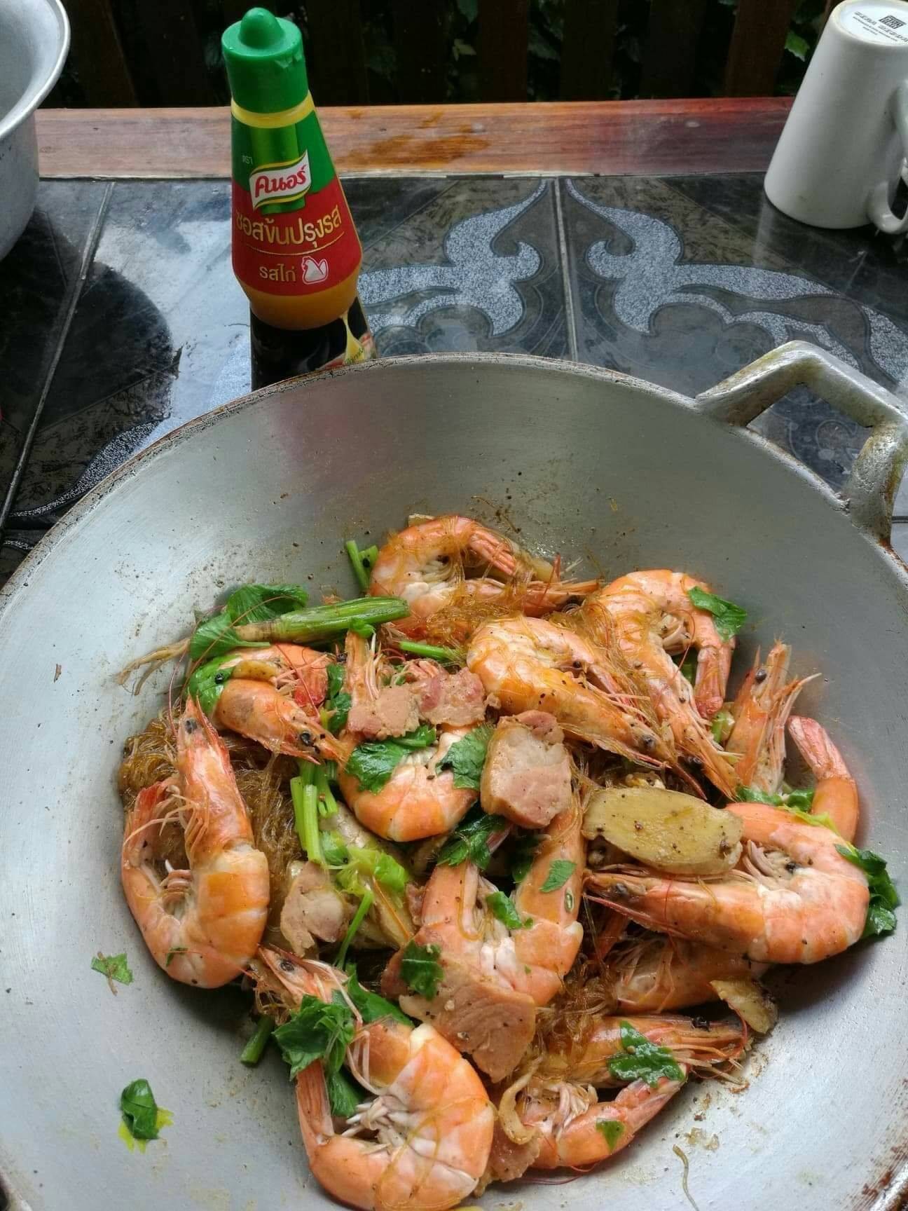 กุ้งอบวุ้นเส้น