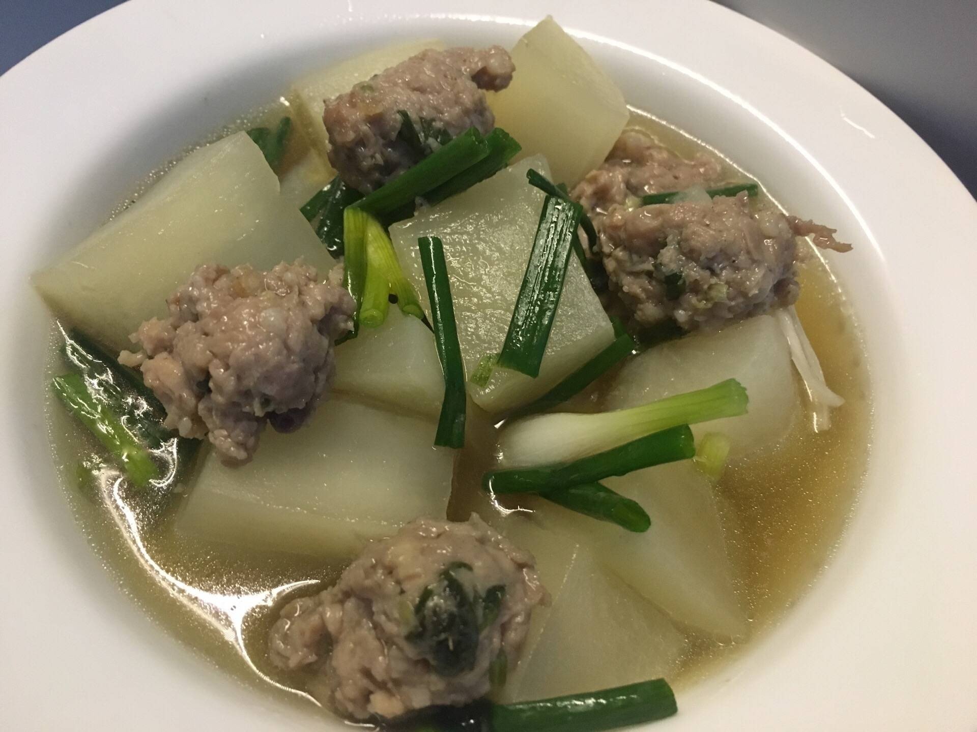แกงจืดไชเท้าหมูสับ