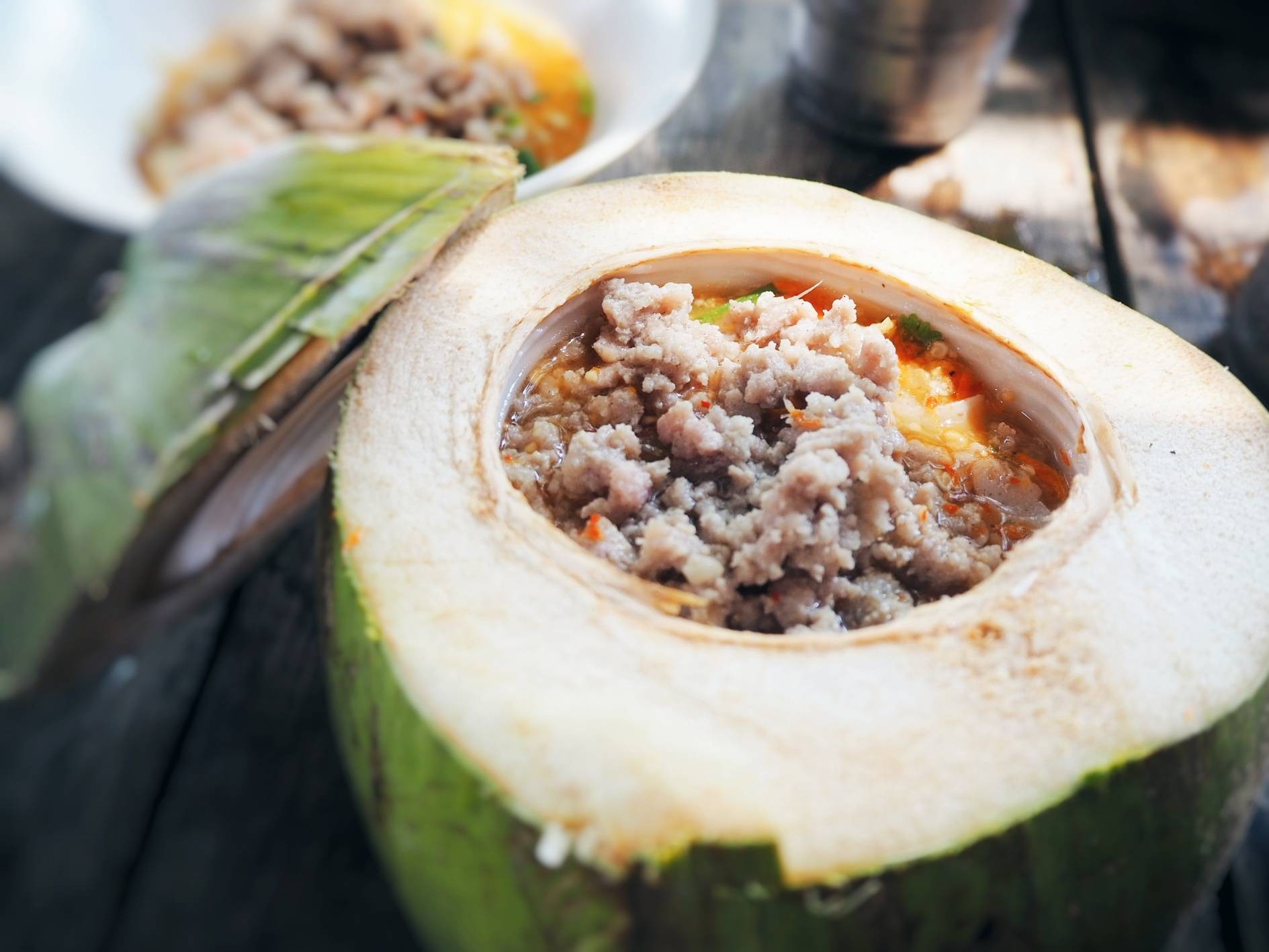 ก๋วยเตี๋ยวโมรา ในลูกมะพร้าว