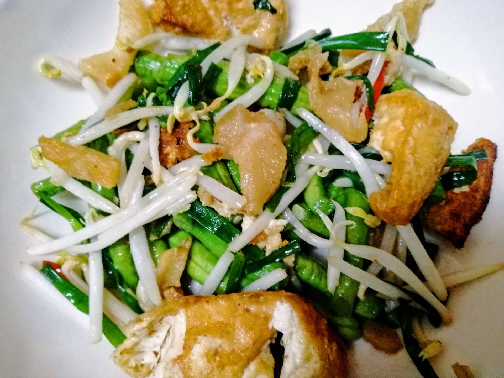 ถั่วฝักยาวผัดถั่วงอกเต้าหู้