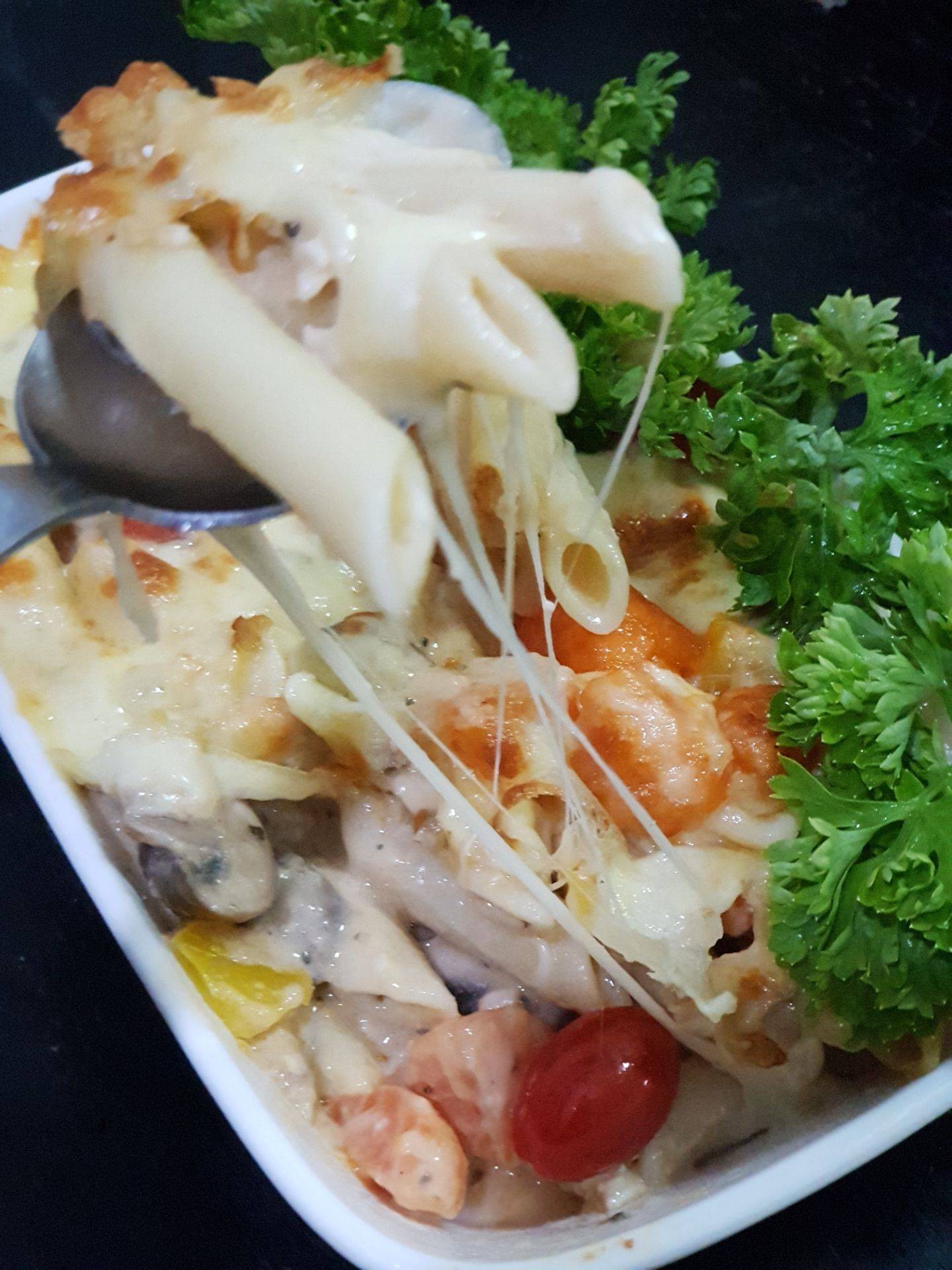 เพนเน่ไข่เค็มอบชีส