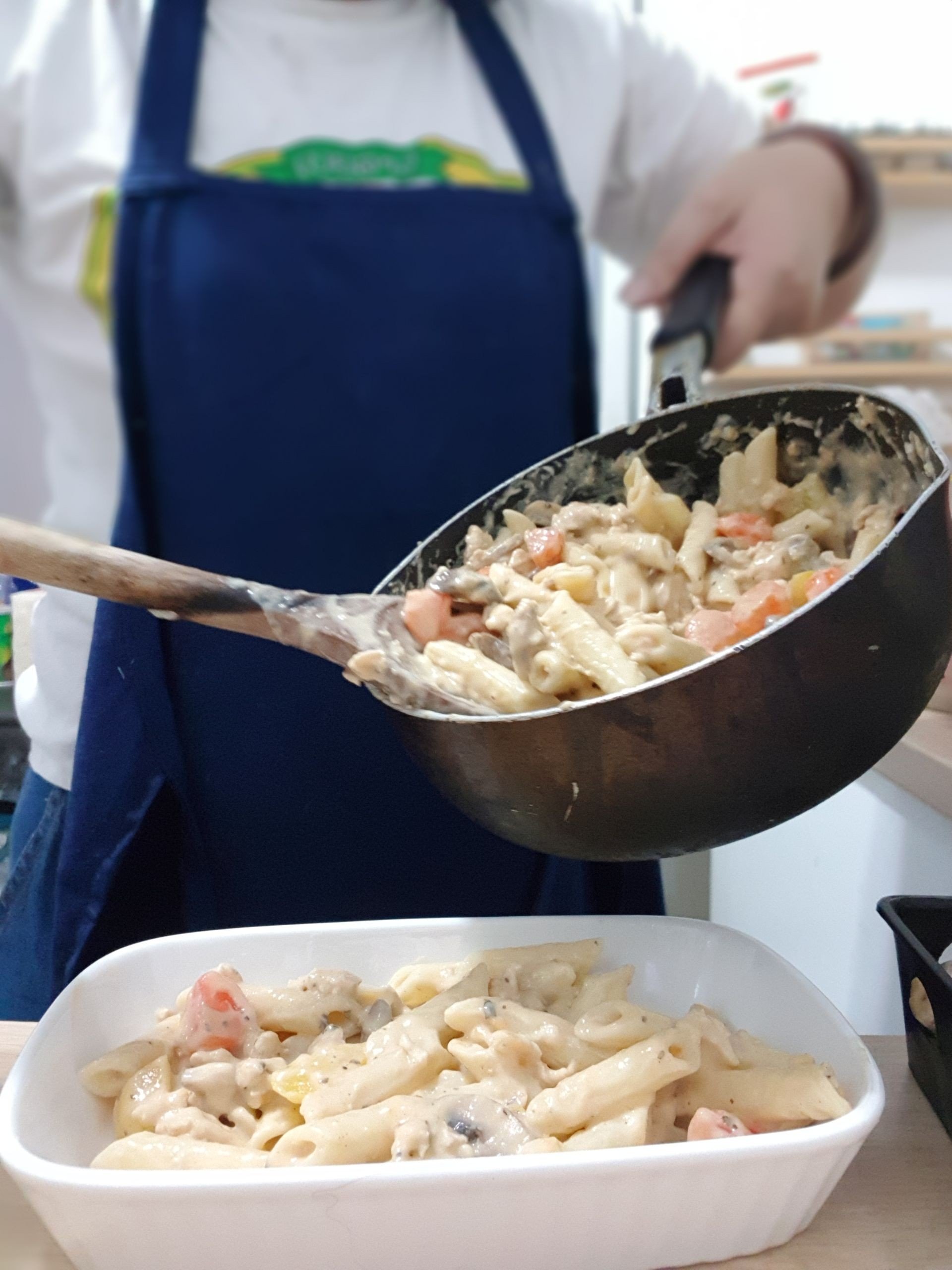 เพนเน่ไข่เค็มอบชีส