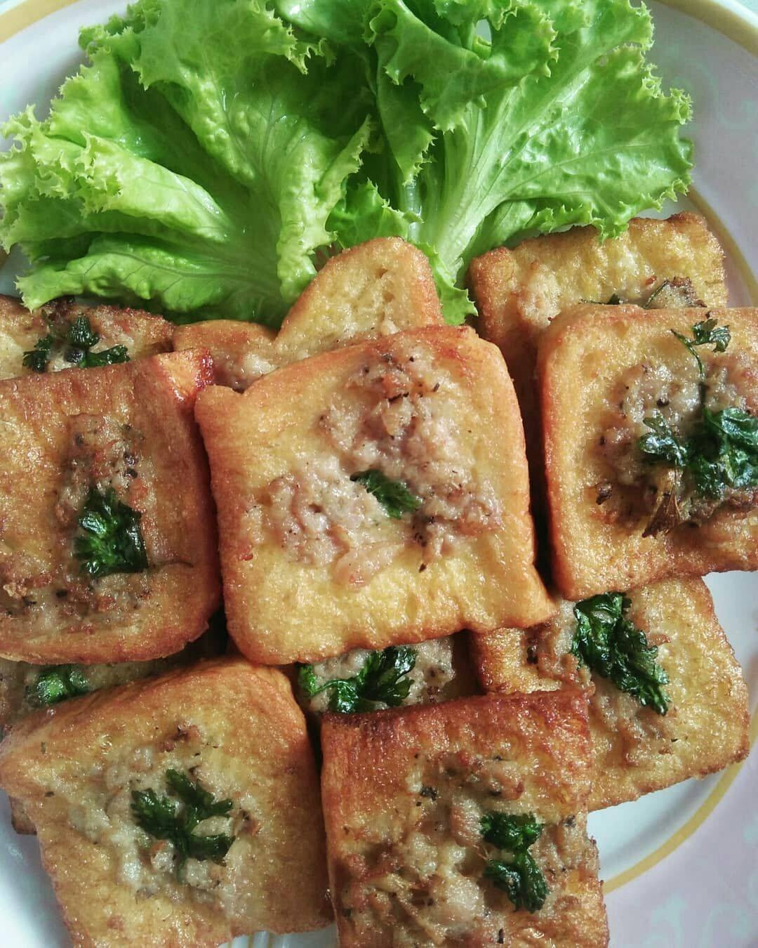 ขนมปัง(ชุบไข่)หน้าหมู