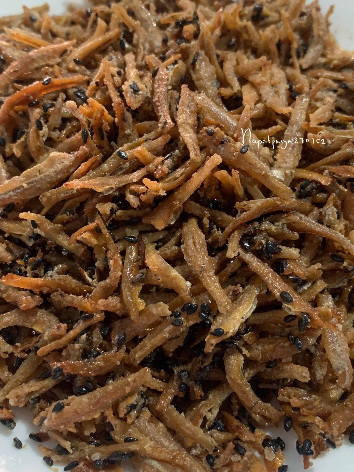 ปลาฉิ้งฉ้างทอดเคลือบงาดำ