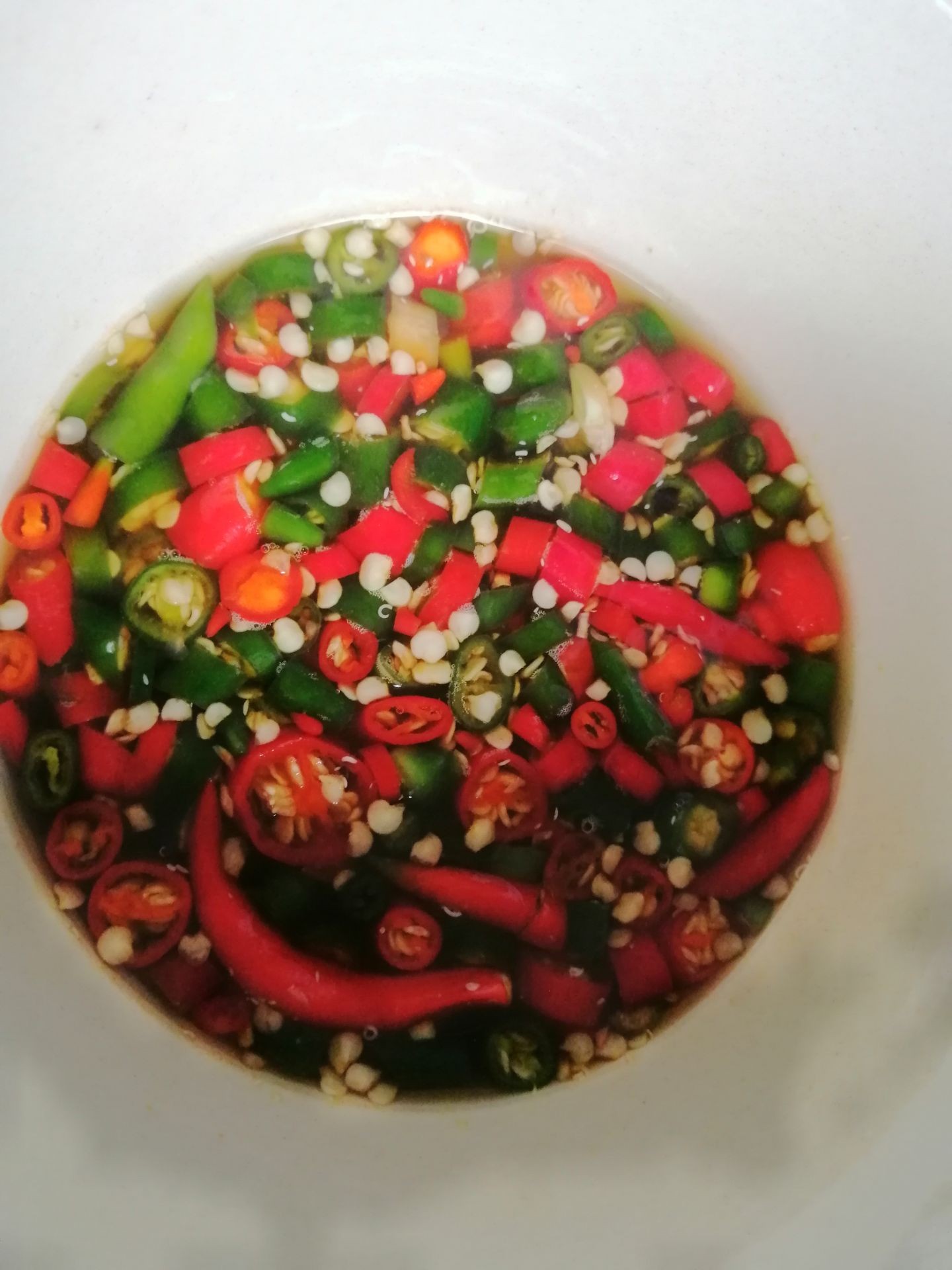 พริกน้ำปลามะนาวดอง