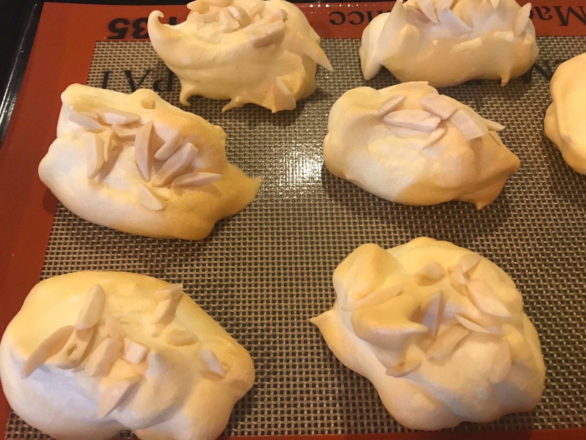 Almond Meringue