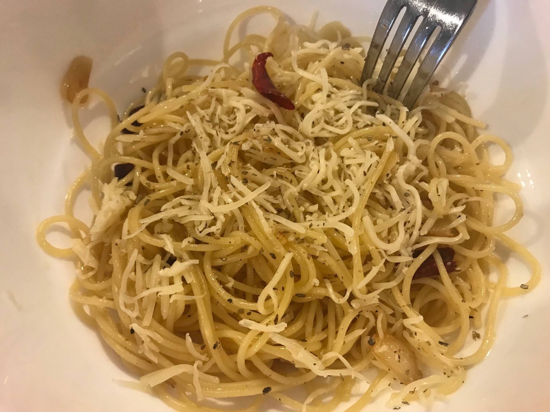 Spaghetti aglio e olio (Vegetarian)