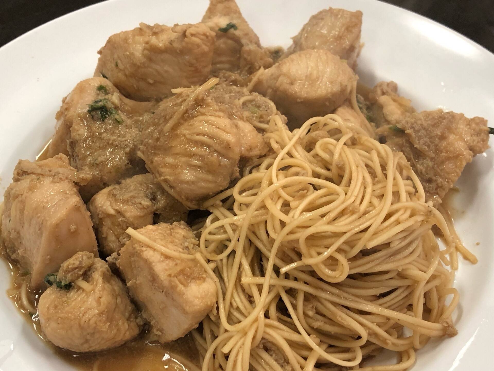 อกไก่ผัดหมี่ซั่วเทริยากิ