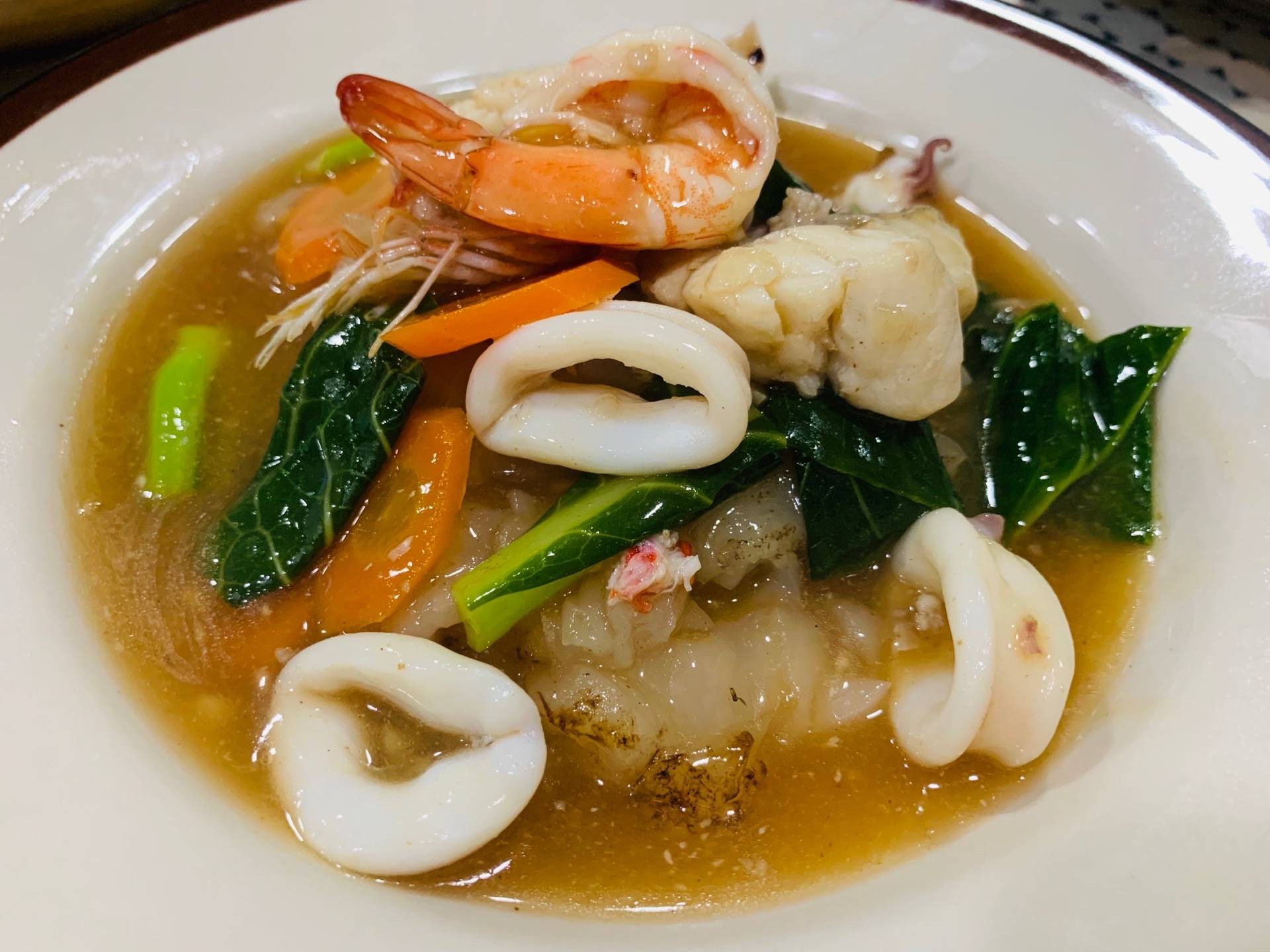 ราดหน้าทะเลน้ำมันงา