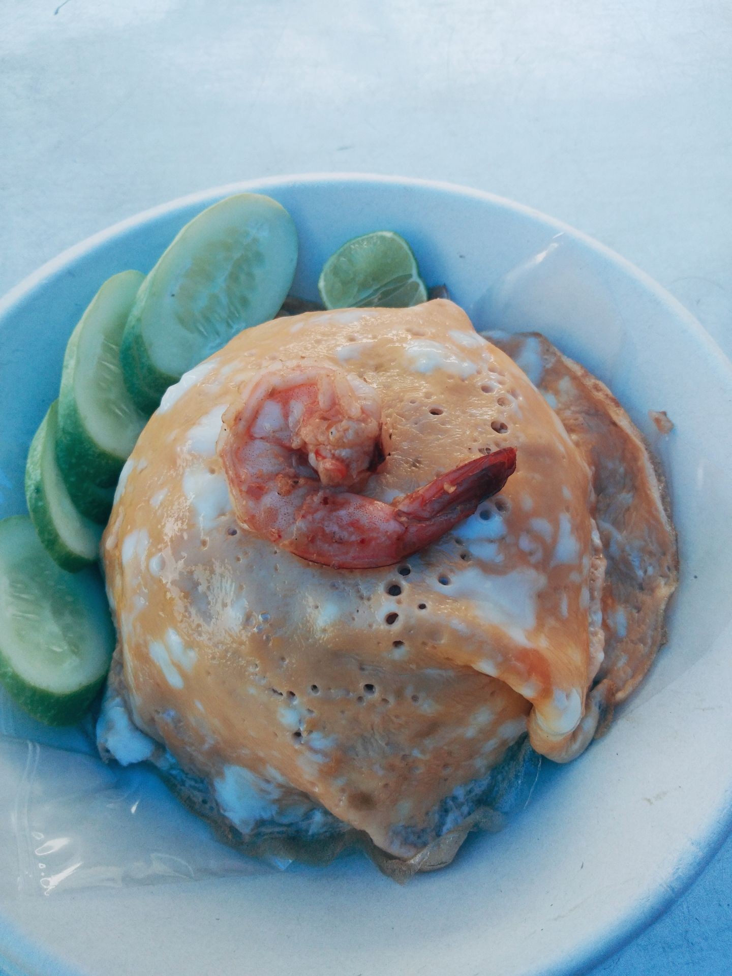 ข้าวผัดมันกุ้งห่อไข่