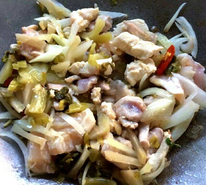 ไก่ผัดเกี้ยมฉ่าย