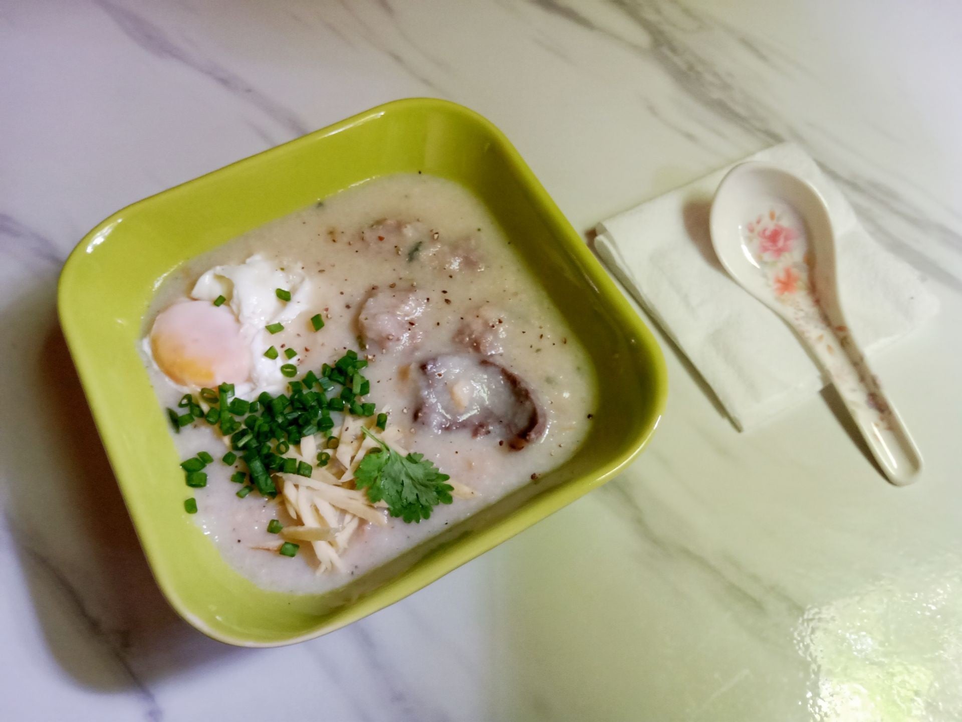 โจ๊กทรงเครื่อง 🥚