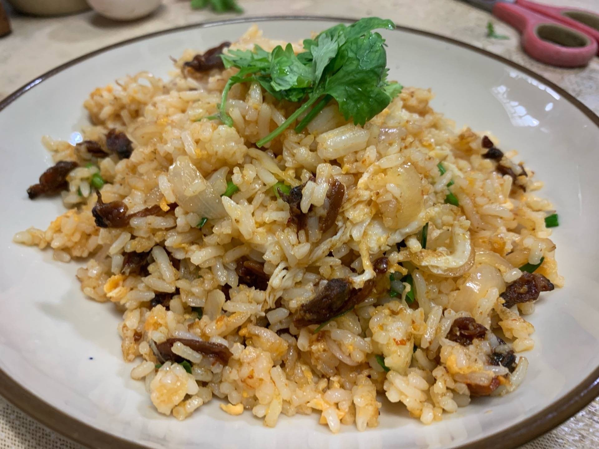 ข้าวผัดหอยลายปุ้มปุ้ย