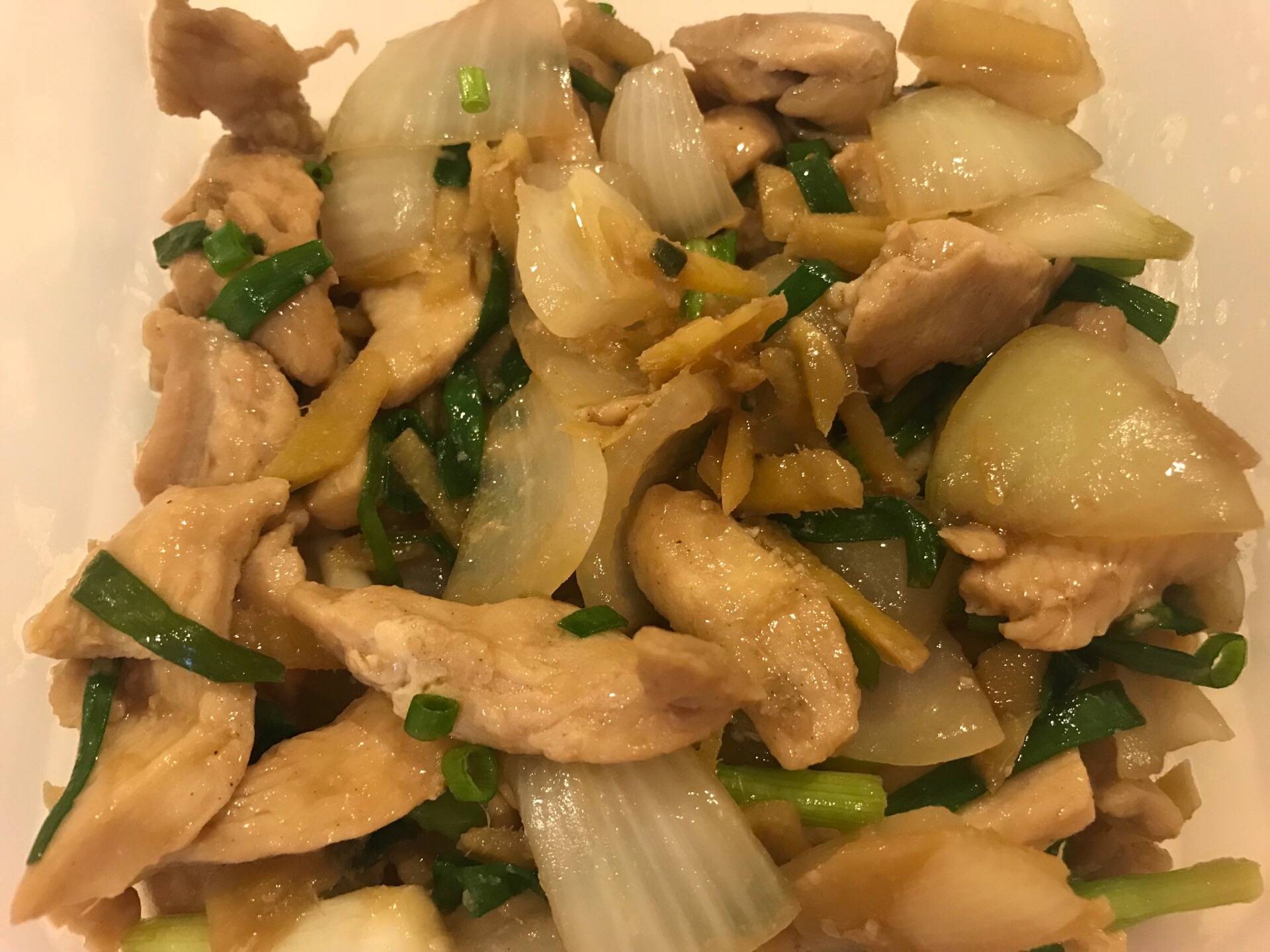 ไก่ผัดขิงใส่หอมใหญ่