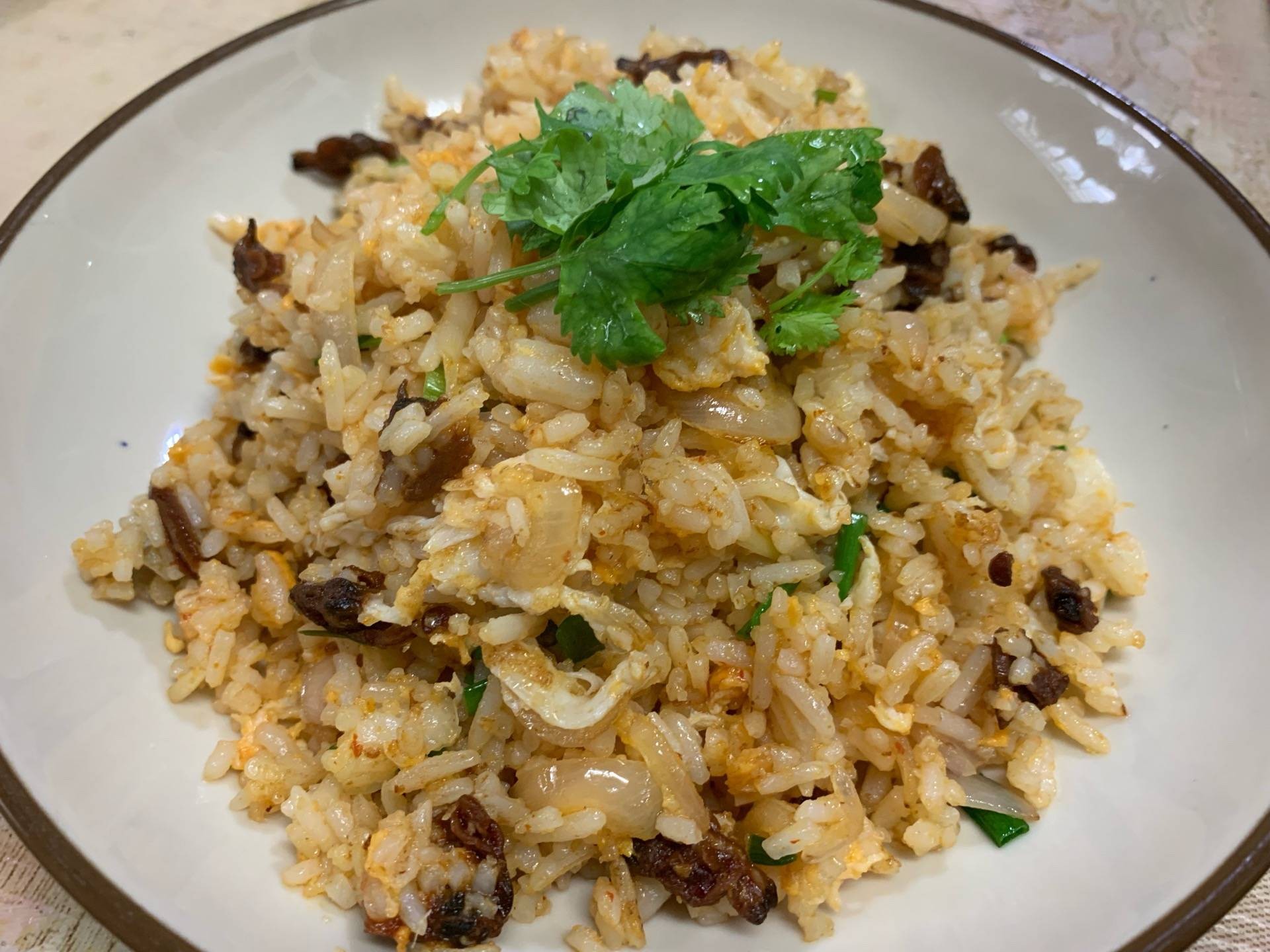 ข้าวผัดหอยลายปุ้มปุ้ย