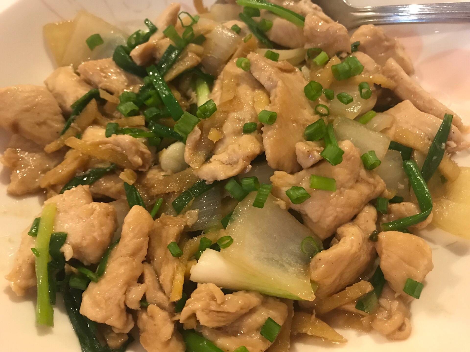 ไก่ผัดขิงใส่หอมใหญ่